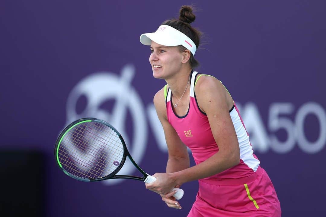 WTA（女子テニス協会）さんのインスタグラム写真 - (WTA（女子テニス協会）Instagram)「@v.kudermetova is into her first ever WTA final! 🙌#AbuDhabiWTA」1月13日 1時29分 - wta