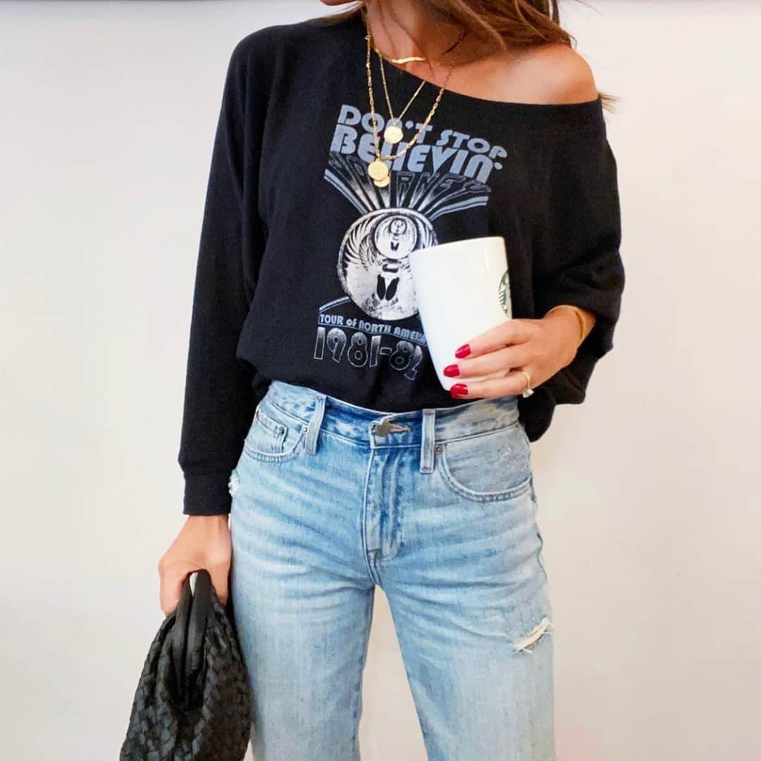 チェイサーのインスタグラム：「Don’t talk to me before my morning coffee☕️💕 @covetiqueclothing #chaserbrand #journey #bandtee #graphictee #graphictshirt #bandtshirt #musictee #graphictees」