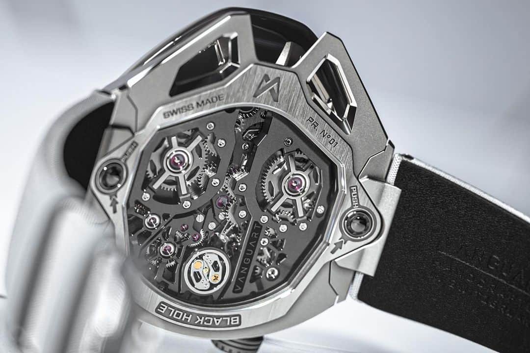 WATCHMANIAのインスタグラム：「Dropping in 2021. @vanguartwatches  #ultrahorology #future #nextgeneration」
