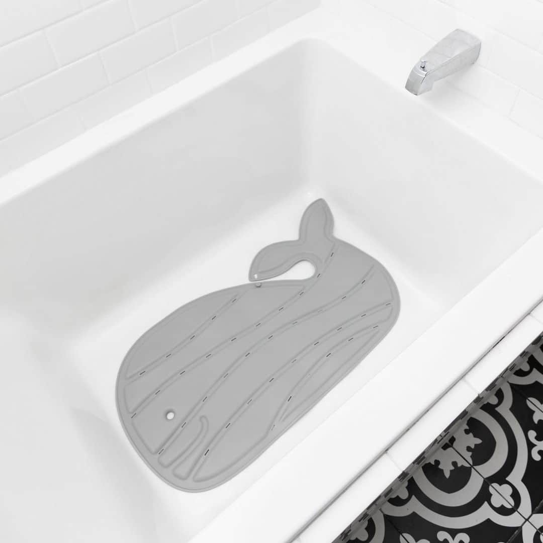 Skip Hopさんのインスタグラム写真 - (Skip HopInstagram)「Our MOBY® Bath Mat provides a comfy, non-slip surface for your little one’s bath. 🐳🛁   #bathtimemadebetter #bathmat #splishsplash #skiphop」1月13日 2時02分 - skiphop