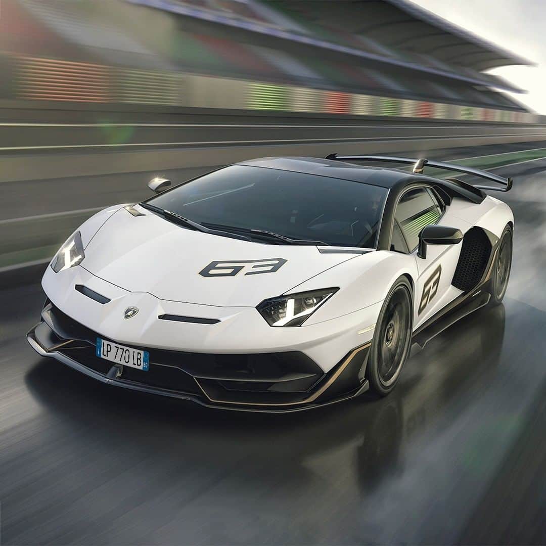 ランボルギーニのインスタグラム：「Speed becomes an astonishing emotion with Aventador SVJ 63.   #Lamborghini #AventadorSVJ63」