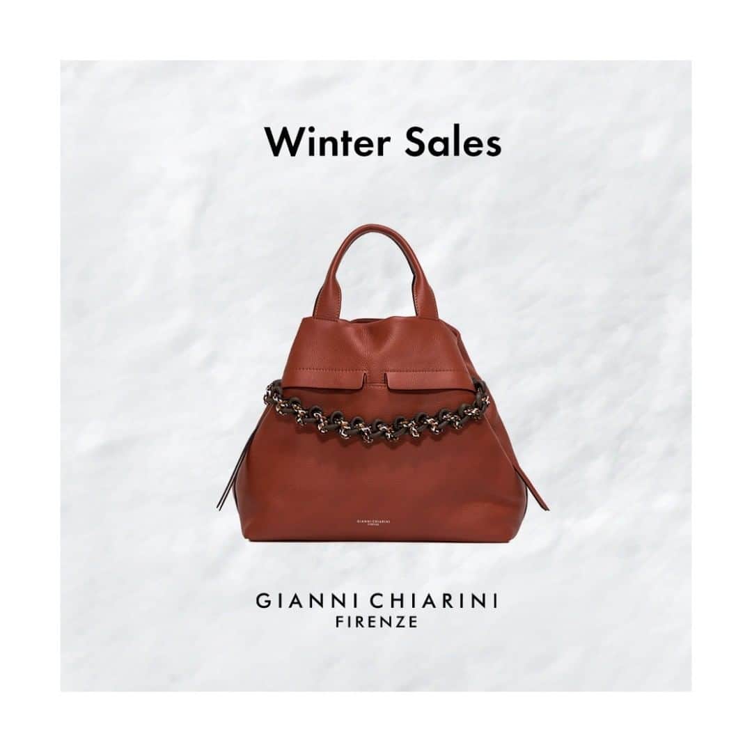 ジャンニキアリーニさんのインスタグラム写真 - (ジャンニキアリーニInstagram)「Winter Sales are here.  Discover our FW20 selection to keep you warm in the coldest month of the year.  Here is Duna, with its soft shape and an elegant braided charm made of fabric and leather.  #giannichiarini #gc #ジャンニキアリーニ #fw20」1月13日 2時00分 - giannichiarini