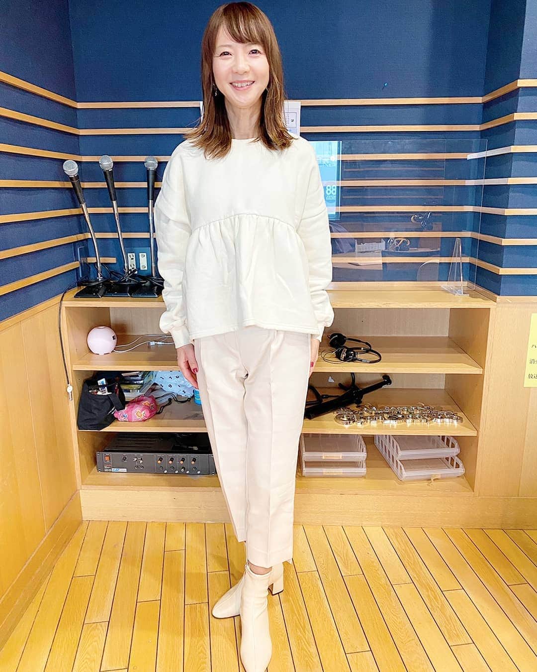 谷口キヨコさんのインスタグラム動画 谷口キヨコinstagram 情報スパイス きょうのお衣装もデルッソさんからです 白いパンツよいね 1月13日 16時03分 Kiyokotaniguchi