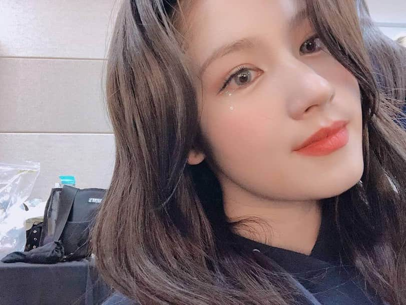 サナさんのインスタグラム写真 - (サナInstagram)「what time is it for you?  — : 🐿  ♩ #twice #sana #sanaminatozaki #minatozakisana #사나 #jyp #cryforme #moreandmore #nosananolife #kpop   210109 ♪ TWICETAGRAM Update  [ © twicetagram ]」1月12日 17時23分 - twicesana