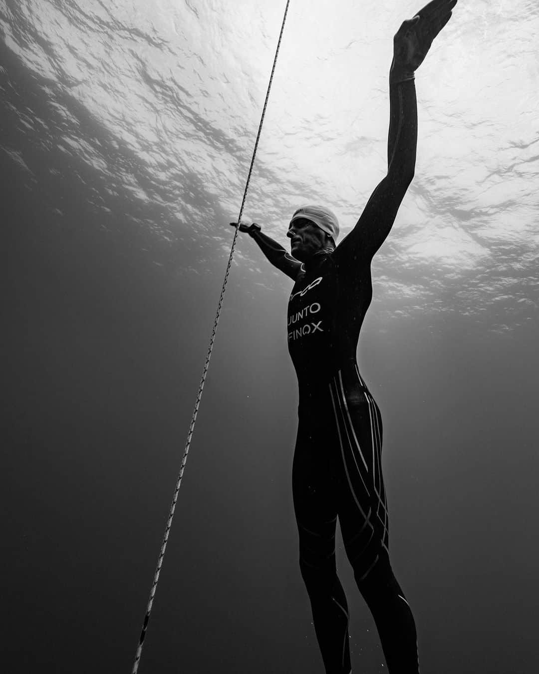 篠宮龍三のインスタグラム：「William Trubridge  Okinawa 2021  #freediving #freediver #freedive #constantnofins  #underwaterphotography  #underwaterphoto  #underwaterphotographer  #a7r3 #sony #Sigma14mmf18 #sigma #Nauticamhousings  #OkinawaFreedivingSchool」