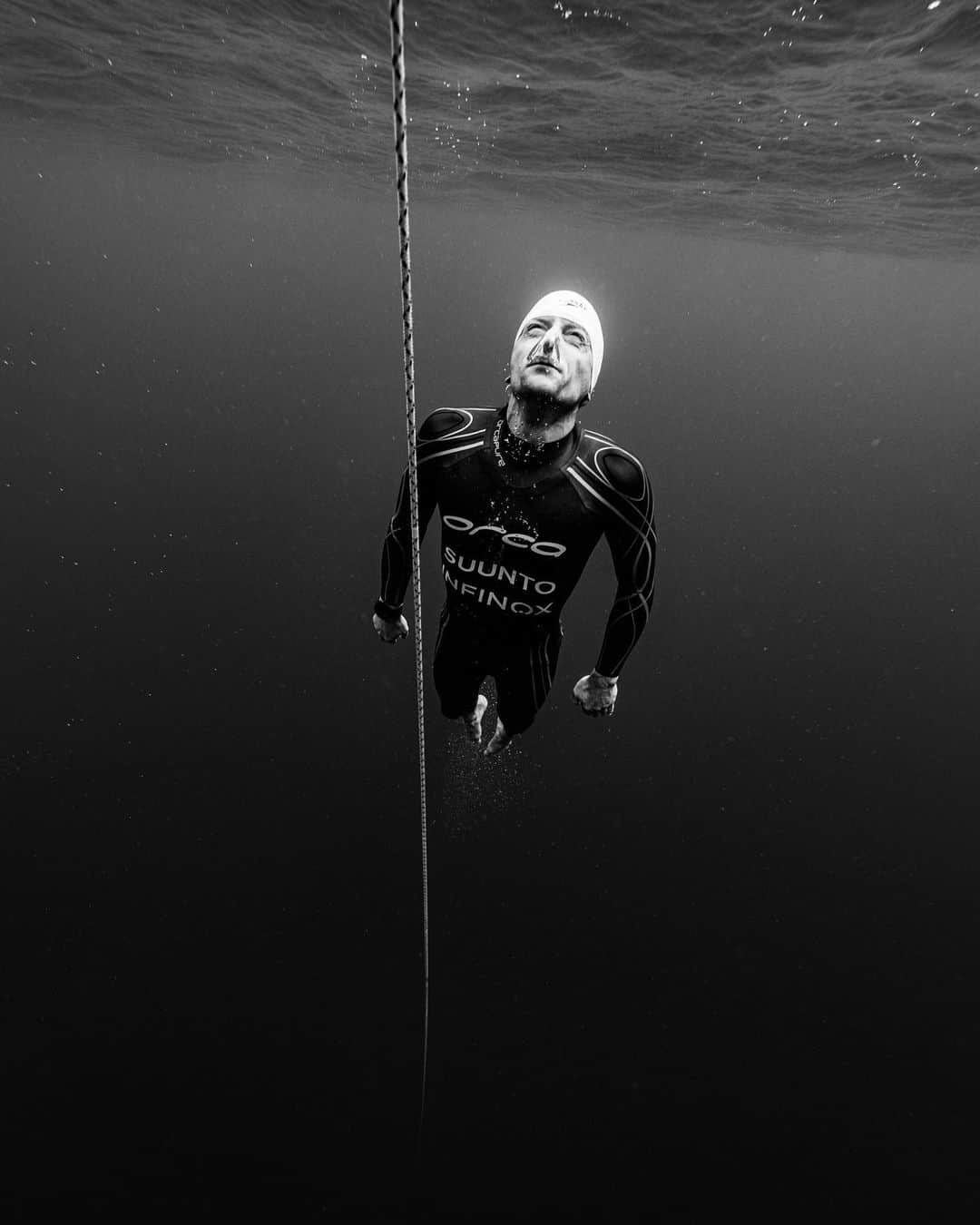 篠宮龍三のインスタグラム：「William Trubridge  Okinawa 2021  #freediving #freediver #freedive #constantnofins  #underwaterphotography  #underwaterphoto  #underwaterphotographer  #a7r3 #sony #Sigma14mmf18 #sigma #Nauticamhousings  #OkinawaFreedivingSchool」