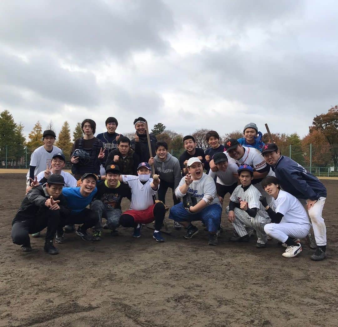 檜原洋平のインスタグラム：「2020.11 野球　朝から雨やったけど野球やりたすぎて、どしゃ降りから小雨に変わっただけで「めちゃめちゃ晴れてきたな」って言った日。」