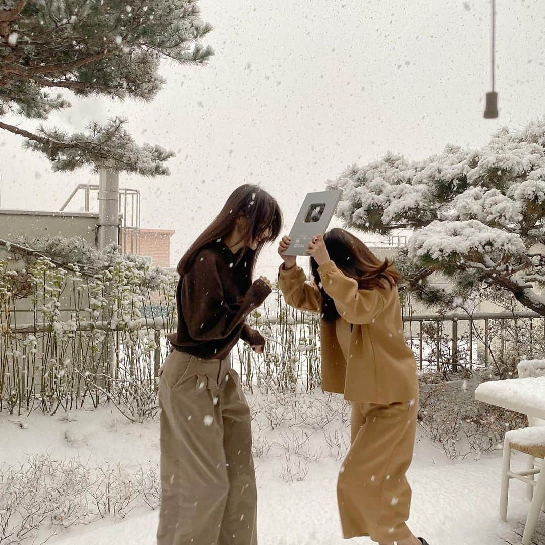 カン・ミンギョン さんのインスタグラム写真 - (カン・ミンギョン Instagram)「눈 ~_~ 🤍」1月12日 17時33分 - iammingki