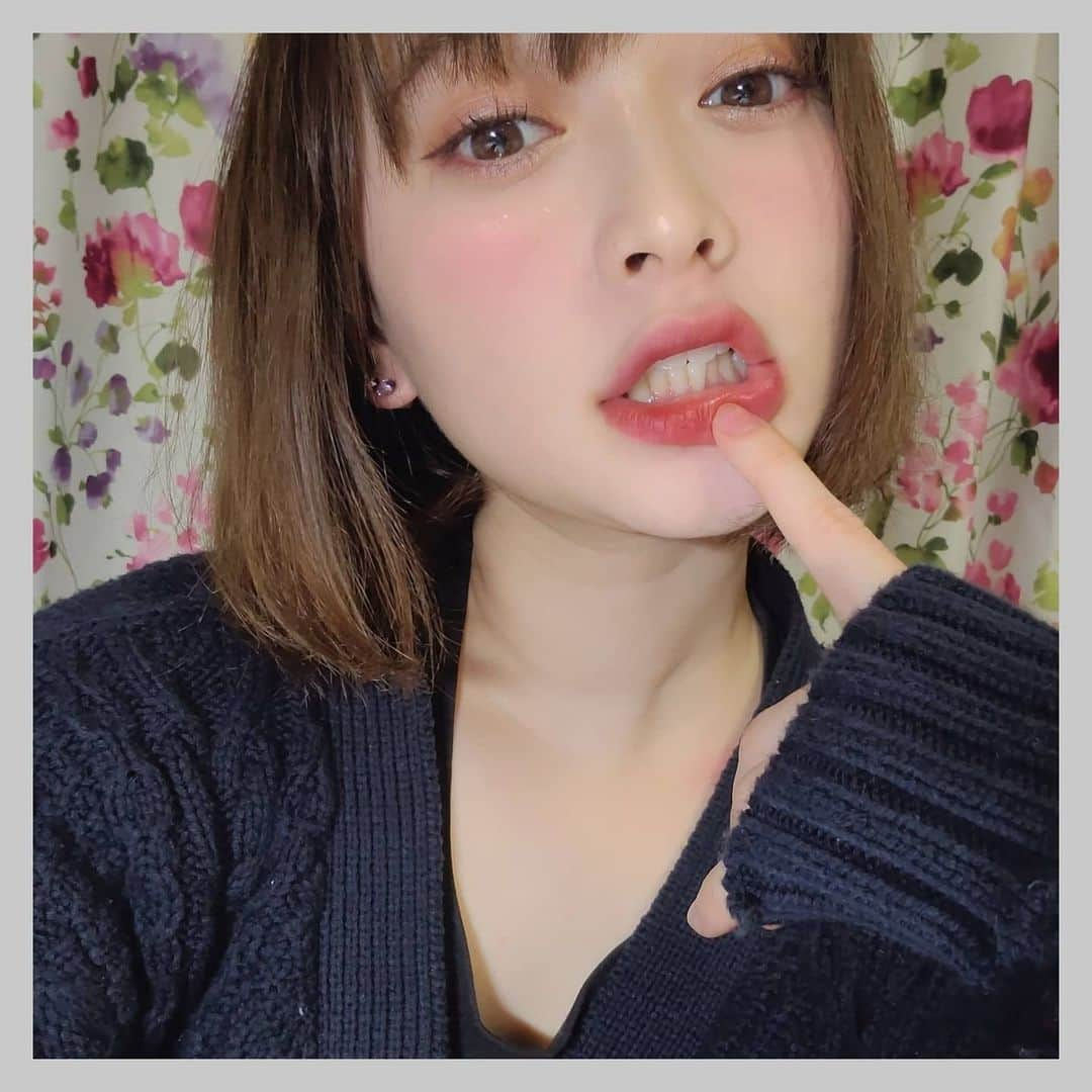 齊藤美沙貴さんのインスタグラム写真 - (齊藤美沙貴Instagram)「🦷 ㅤㅤㅤㅤㅤㅤㅤㅤㅤㅤㅤㅤㅤ ㅤㅤㅤㅤㅤㅤㅤㅤㅤㅤㅤㅤㅤ ホワイトニングに行ってきました ～ !! サロンはエクシア東京さんです 😊 ㅤㅤㅤㅤㅤㅤㅤㅤㅤㅤㅤㅤㅤ ㅤㅤㅤㅤㅤㅤㅤㅤㅤㅤㅤㅤㅤ 10分2回の照射でわたしは S24→S16へトーンアップしました 。 やっぱり歯が白くてきれいなのってうれしい…🥰! ㅤㅤㅤㅤㅤㅤㅤㅤㅤㅤㅤㅤㅤ ㅤㅤㅤㅤㅤㅤㅤㅤㅤㅤㅤㅤㅤ 今回紹介でもらってやってきたんだけど、 月額1万円で毎月通い放題はとても魅力的すぎて 継続的に通うの検討中…☁️ ㅤㅤㅤㅤㅤㅤㅤㅤㅤㅤㅤㅤㅤ ㅤㅤㅤㅤㅤㅤㅤㅤㅤㅤㅤㅤㅤ 今までおうちでホワイトニングのテープを使ってたけど セルフホワイトニングのが刺激もないし、 すごい白くなったと思うなあ～！！ ㅤㅤㅤㅤㅤㅤㅤㅤㅤㅤㅤㅤㅤ ㅤㅤㅤㅤㅤㅤㅤㅤㅤㅤㅤㅤㅤ #セルフホワイトニング#ホワイトニング」1月12日 17時45分 - misya_kids