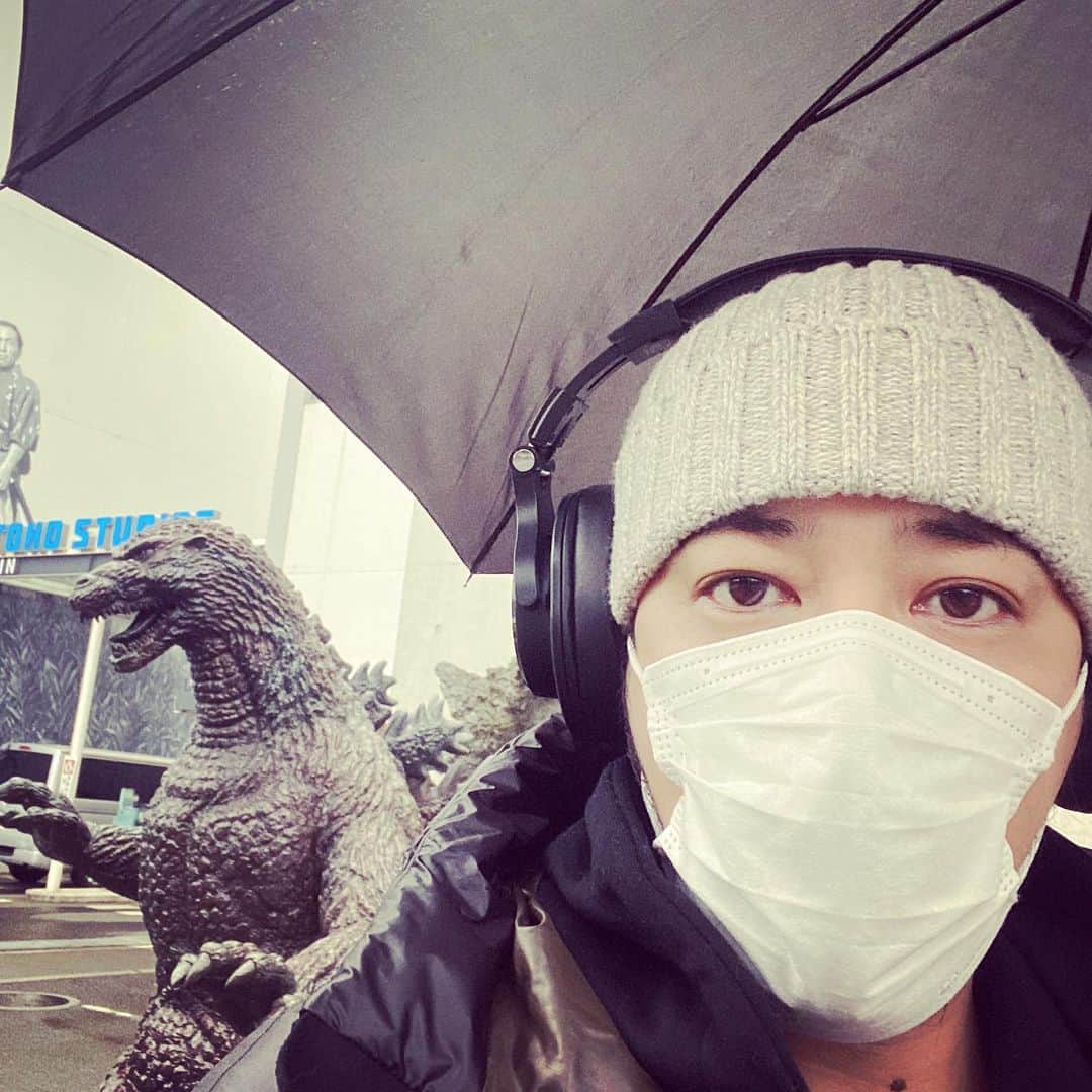 のインスタグラム：「がおー。 雪降んなかったよね？ 寒いけど。」
