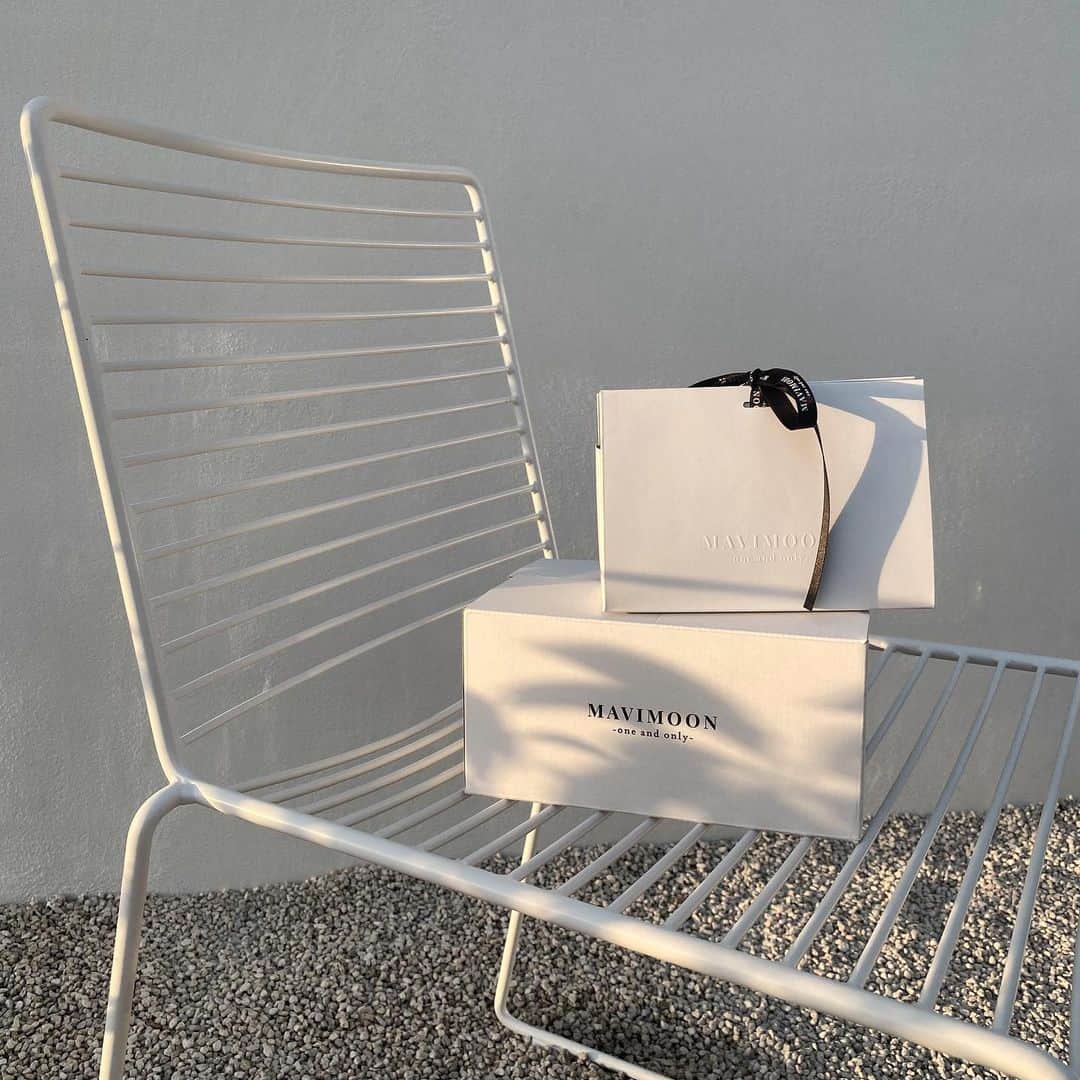 のインスタグラム：「アクセサリーはこちらのboxでお届け🥂🤍 プレゼントにも...🤍」