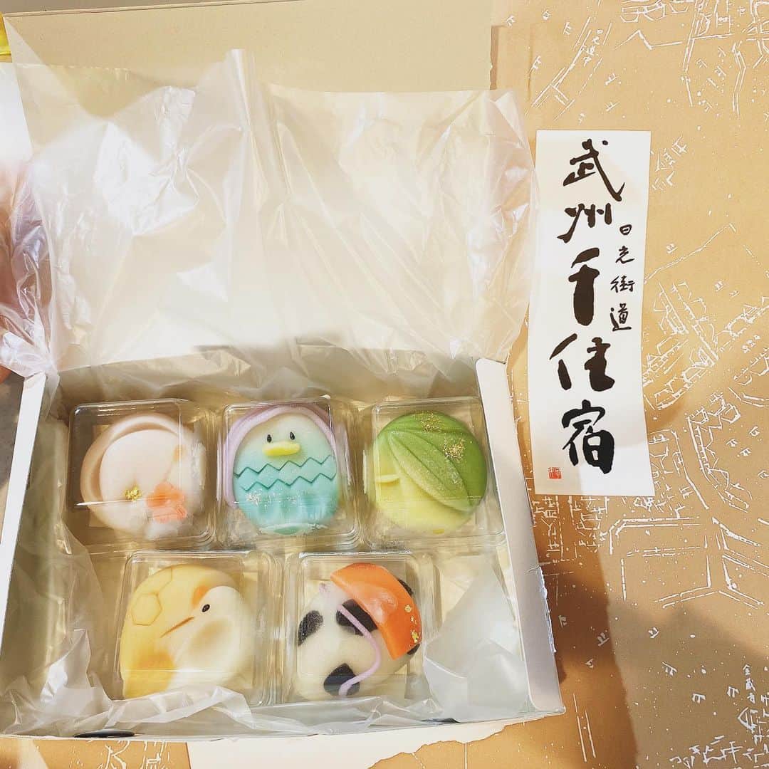 井上ゆりなさんのインスタグラム写真 - (井上ゆりなInstagram)「和菓子ブーム☺️ こちらは武州千住宿の和菓子。 お茶と🍵ともに食べるのが楽しみです。 それにしても可愛いですな☺️♡  美味しい和菓子やさん教えて下さい😳♡  #武州千住宿 #和菓子 #可愛いカタチ」1月12日 17時52分 - i.yurina12
