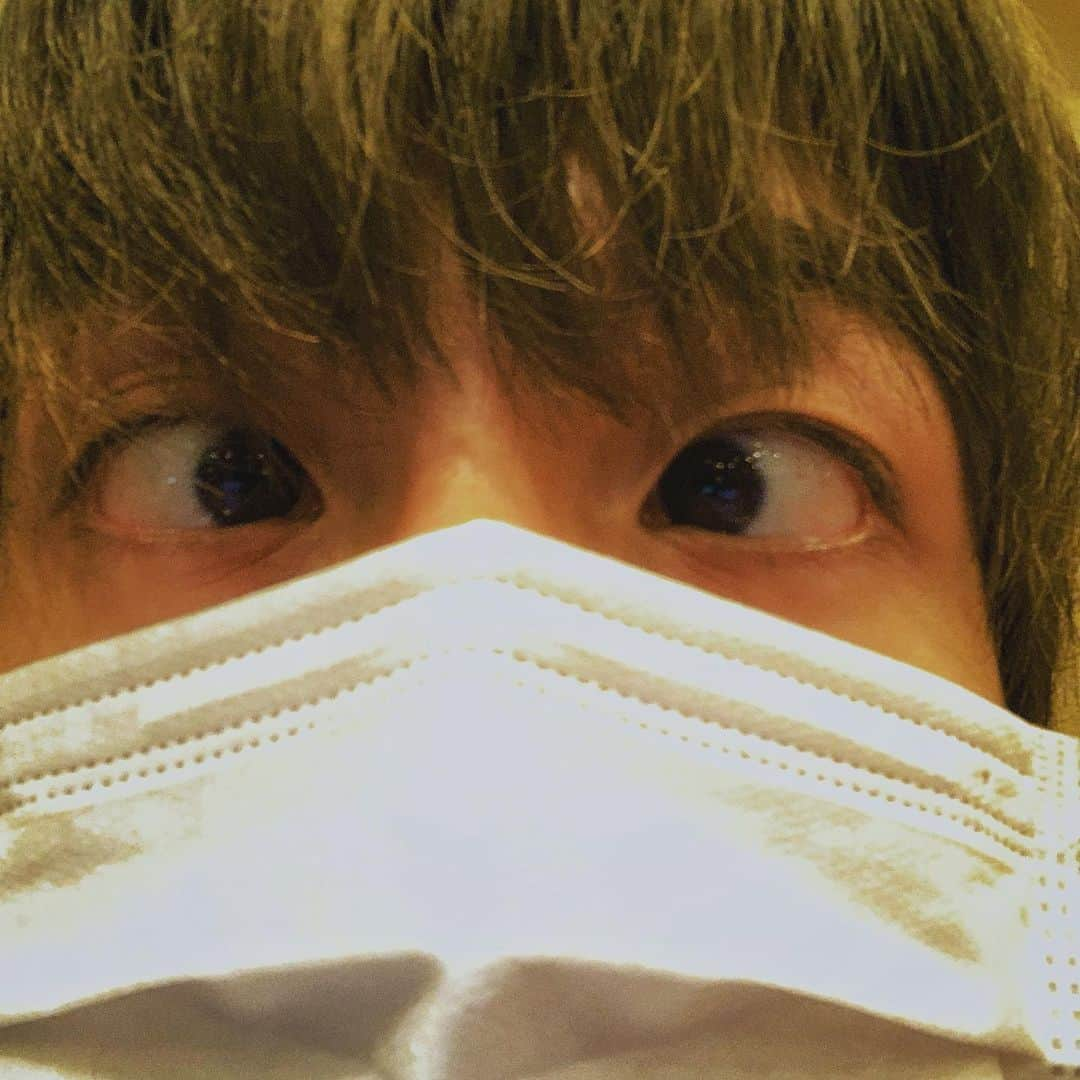 夢屋まさるのインスタグラム：「👀ぬんっ！👀  #さむっ #家帰りたい」