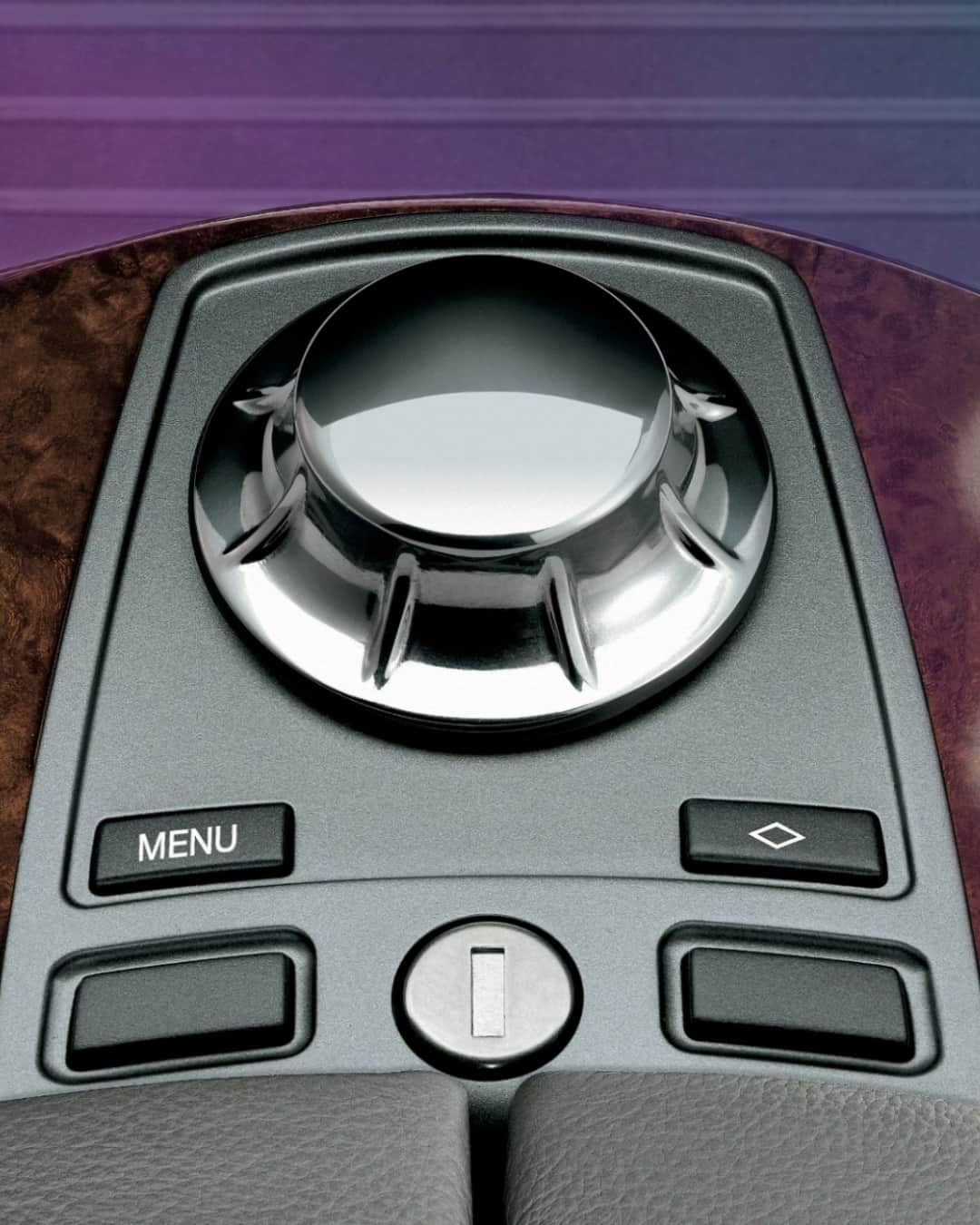 BMWのインスタグラム：「That's the real talk. 20 years ago we invented the iDrive system. Are you ready for the next era of digital intelligence in a car?  Check out BMW.COM for more.  #BMWxCES #CES2021 #CES #THEiX #BMWiDrive #BMW」