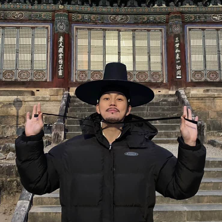 シン・ジフンのインスタグラム：「전하~~ 전하의뜻이 그러하시다면!!   #암행어사」