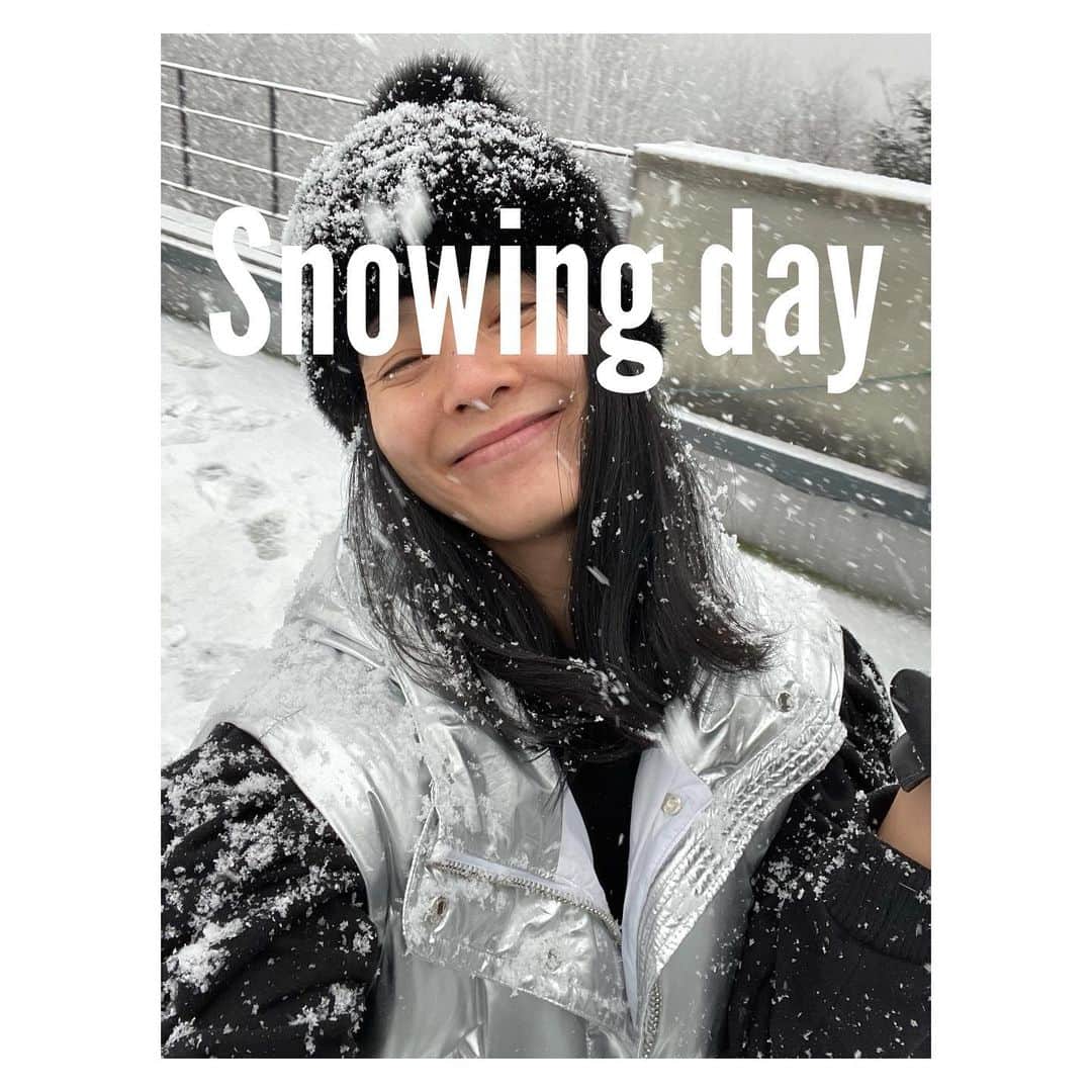 チョン・ヘヨンさんのインスタグラム写真 - (チョン・ヘヨンInstagram)「❄️ 눈 오는 날」1月12日 17時56分 - hydrangea_garden