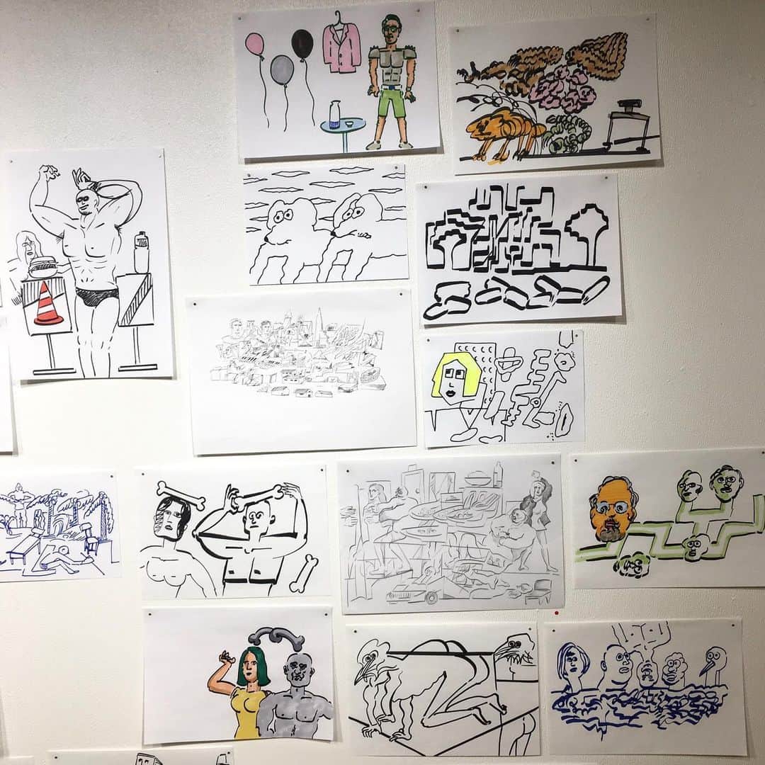 のインスタグラム：「【戸田真樹 個展 『Fixation Ward』】  戸田真樹展覧会のドローイングの作品はその場でお持ち帰り可能な作品となります。 また代引きでもご対応させて頂きます。  A4サイズ　¥7,000＋Tax B5サイズ　¥6,000＋Tax A5サイズ　¥5,000＋Tax ※お届けするお日にちはお時間を頂戴致します。 ※代引き手数料頂戴致します。  写真2枚目はA5サイズの作品となります。  気になる作品ございましたらお問い合わせください。  BEAMS JAPAN 5F B GALLERY @b_gallery_official ☎︎03-5368-7309  #beams #beamsjapan #beamsjapan5nd #bgallery #戸田真樹 #masakitoda #painter」