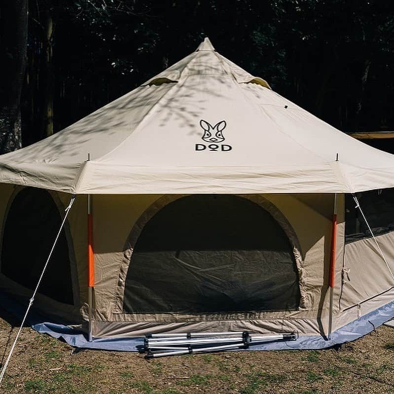 キャンプ情報サイト［ランタン］さんのインスタグラム写真 - (キャンプ情報サイト［ランタン］Instagram)「CAMP SMILE STYLE ／ 暖かな陽気に包まれた ファミリーキャンプは一生の思い出 ＼ いろんなキャンパーのキャンプスタイルを現地取材と一般キャンパーからの投稿で数多く掲載してます。 . . 詳しくは @lantern.camp webサイトをご覧ください . . #camp #camping #outdoor #travel #trip #lantern_smile #nature #キャンプ #キャンプ用品 #アウトドア #テント #自然 #旅行 #キャンプ初心者 #キャンプ好きな人と繋がりたい #キャンプスタイル #LANTERN #キャンプギア #dod #タケノコテント #bbq #焚き火 #キャンプ飯 #焚き火台 #仲良し家族 #冬キャンプ #ファミリーキャンプ #かぶとの森テラス」1月12日 17時57分 - lantern.camp