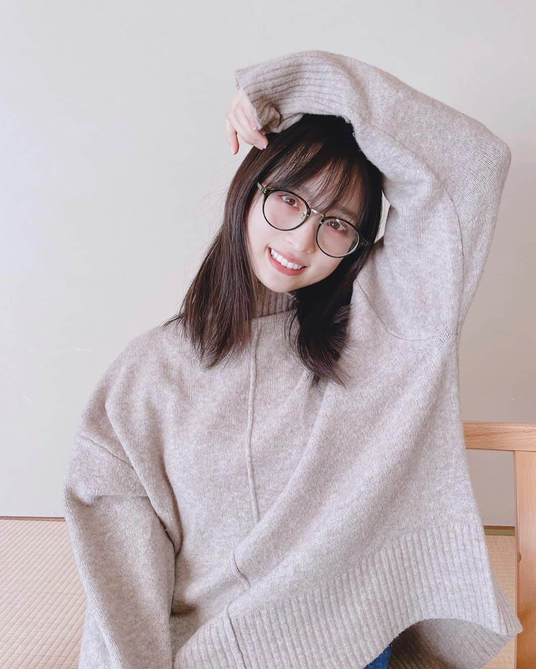 小栗有以さんのインスタグラム写真 - (小栗有以Instagram)「めがね👓💭  #めがね女子 #めがね #躍動感」1月12日 18時03分 - yuioguri_1226