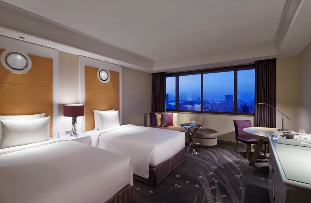 東京マリオットホテルさんのインスタグラム写真 - (東京マリオットホテルInstagram)「東京マリオットホテルでは、空気中や床、壁などに付着するウイルスやアレル物質を約99%取り除く処置と、良質な眠りを提供するエアウィーヴ社の新開発ベッドマットレスを設置した特別な客室をホテル19階にご用意しております。  クオリティの高い空気＆睡眠環境を是非お試しください 😊   詳細はプロフィールのリンク先から公式サイトへ。  Share your own images with us by tagging @tokyomarriott @tokyomarriott をつけてご投稿ください！公式アカウントからご紹介させていただく事があります。 ————————————————————— #tokyomarriott #tokyohotel  #marriott #marriotthotel #marriottbonvoy #ShinagawaHotel #pureroom #allergyfreeroom #東京マリオットホテル #マリオット #マリオットホテル #ホテル好き #東京ホテル #品川ホテル #ホテルライフ #アレルギーフリー」1月12日 18時04分 - tokyomarriott