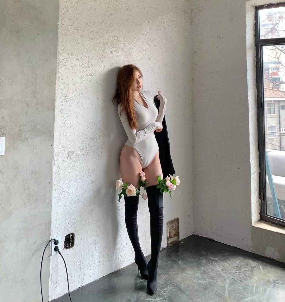 Choi Somiさんのインスタグラム写真 - (Choi SomiInstagram)「⠀⠀⠀⠀ #글랜더 #glander  전에 영상만 올렸어서 사진도🖤 지금보다 -4kg ..」1月12日 18時06分 - cxxsomi