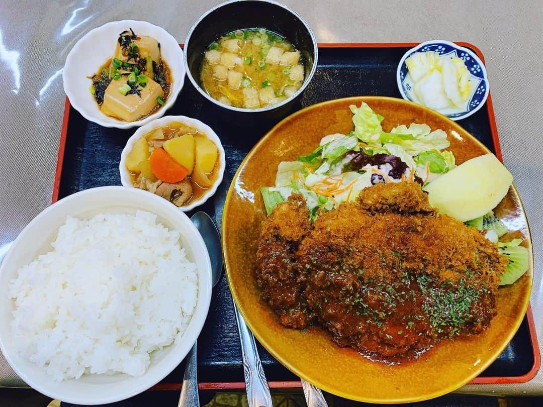 HIROさんのインスタグラム写真 - (HIROInstagram)「日替わりランチ😋😋😋 #日替わりランチ #昼ごはん #ランチ #定食 #美味い #和歌山市 #安田大サーカスhiro #チキンカツ」1月12日 18時13分 - hiro19770420