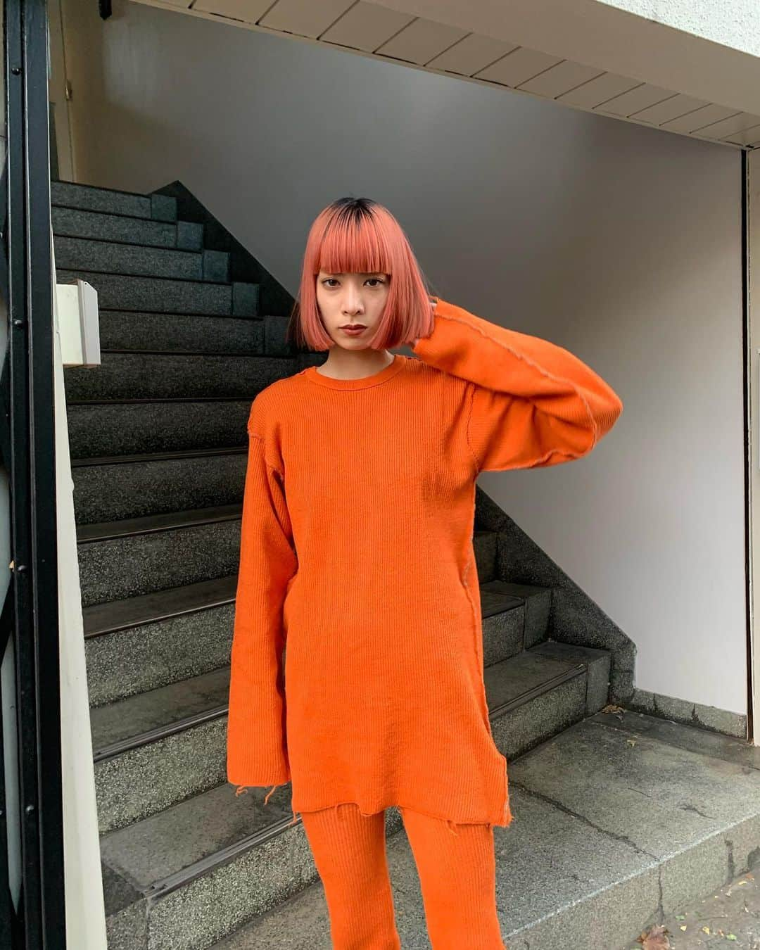 Yukano Nojiriさんのインスタグラム写真 - (Yukano NojiriInstagram)「21SS #PERVERZE 🍊  めっちゃ着心地良いニット、リバーシブルで裏にしても着れる🧡 パンツはS,M展開になりました！ (私は166センチでMサイズはいてます)  1/15(金)21SS立ち上がり、お楽しみに♡  #3912higashi #HIGASHI_COMMUNICATOR」1月12日 18時29分 - yukano22