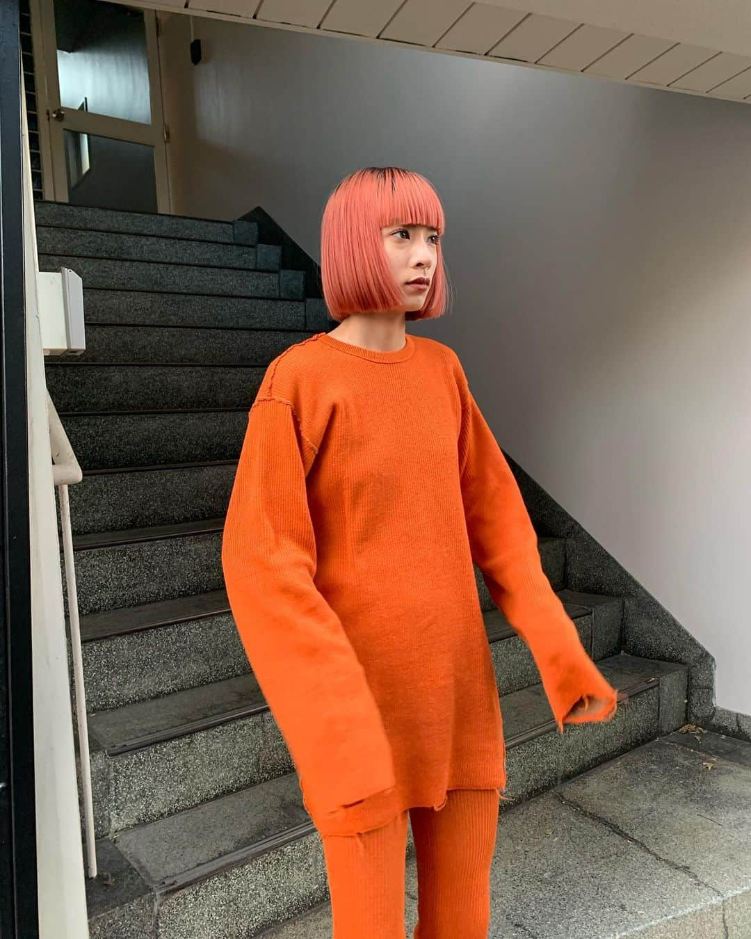 Yukano Nojiriさんのインスタグラム写真 - (Yukano NojiriInstagram)「21SS #PERVERZE 🍊  めっちゃ着心地良いニット、リバーシブルで裏にしても着れる🧡 パンツはS,M展開になりました！ (私は166センチでMサイズはいてます)  1/15(金)21SS立ち上がり、お楽しみに♡  #3912higashi #HIGASHI_COMMUNICATOR」1月12日 18時29分 - yukano22