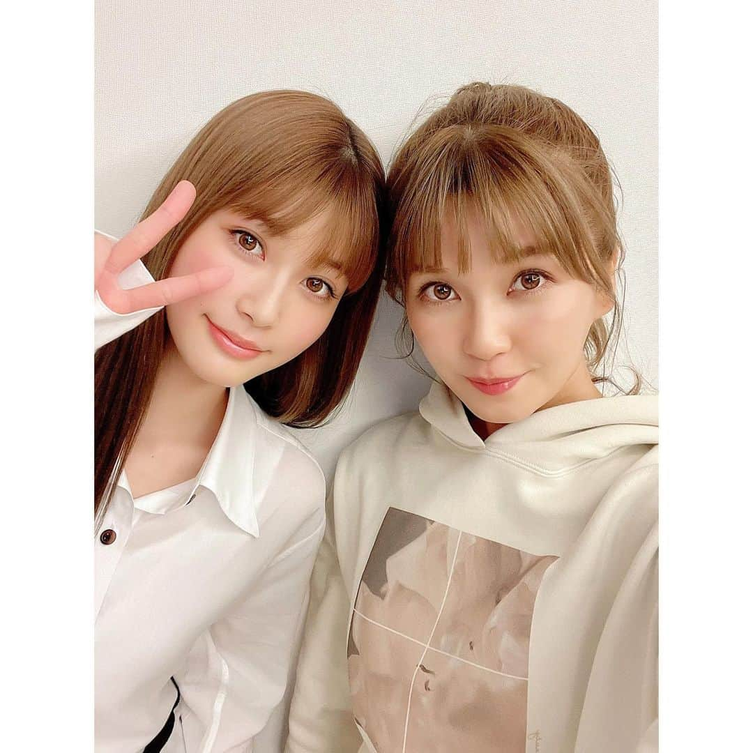 宇野実彩子さんのインスタグラム写真 - (宇野実彩子Instagram)「.﻿ 前にわが家でめるると会えた時の👭﻿ すごく真面目で純粋で頑張り屋でとっても可愛い妹のような後輩なんです😌✨﻿ 私が着てたコートあげたら、 いつも会う時に着てきてくれて🧥﻿ めるる、次は違うコートでもいいんだからね♥️笑」1月12日 18時26分 - misako_uno_aaa