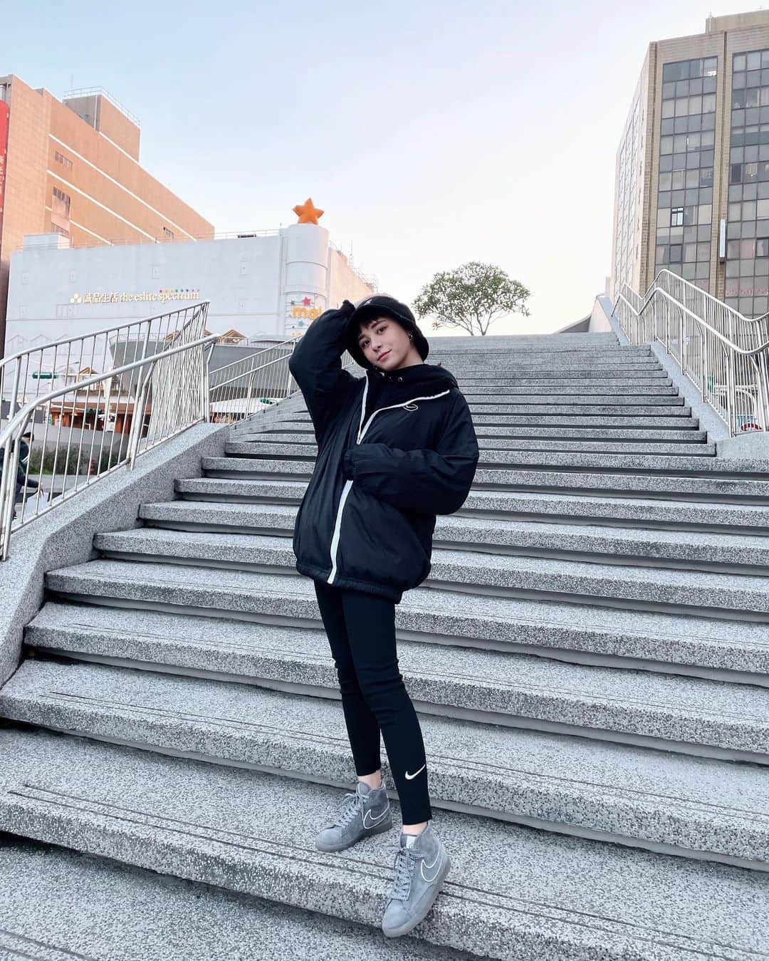 宇珊さんのインスタグラム写真 - (宇珊Instagram)「假裝自己在日本原宿🤣 今天是充滿愛的穿搭照 因為是腦公 @angelhong 幫我拍的 特別好看❤️ 帽子、外套、內搭褲👉🏿 @bcebelle」1月12日 18時27分 - shanliu0608