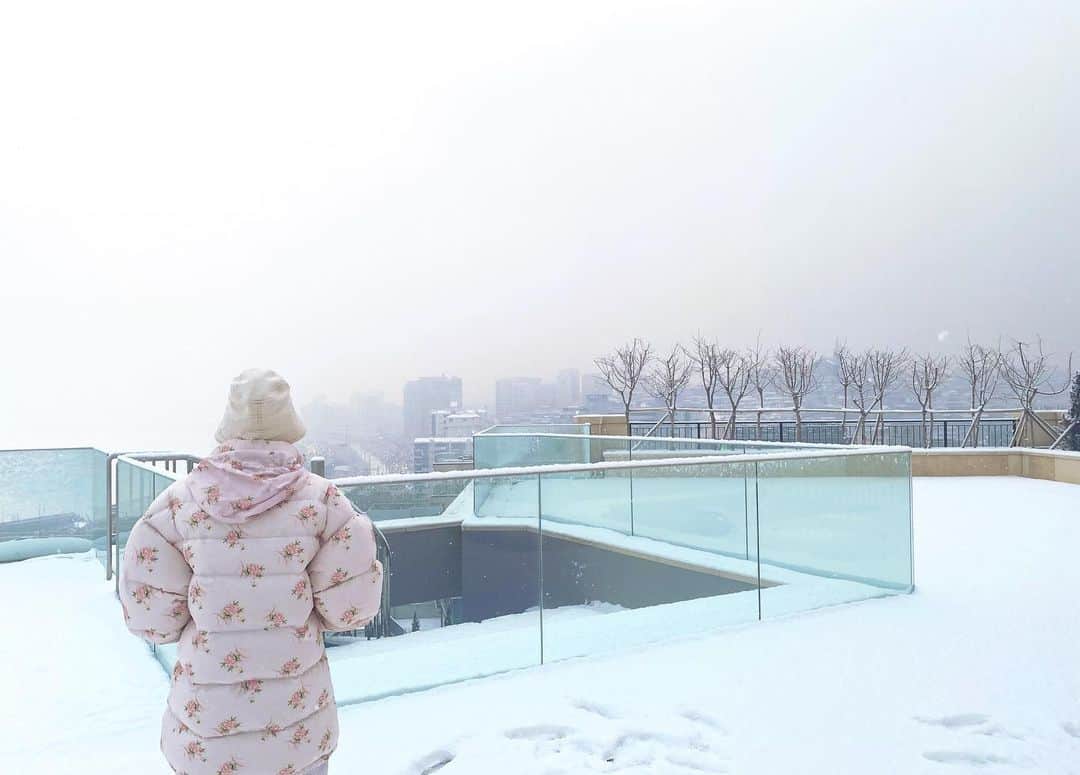 ミン・ヒョリンのインスタグラム：「꺅😱🥶😬☃️❄️🌨」