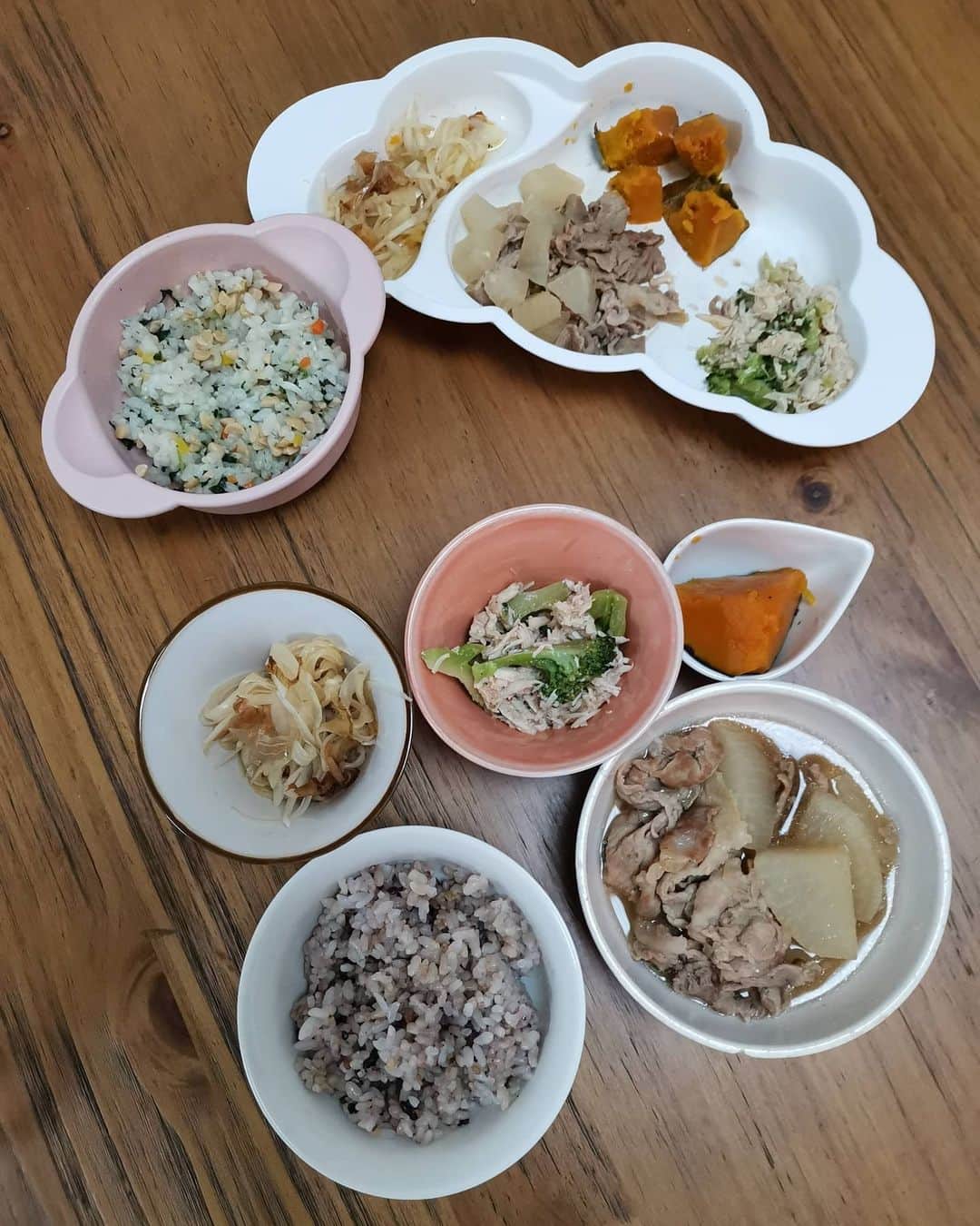 内田敦子のインスタグラム：「#夜ご飯 #幼児食 #おうちごはん #健康オタク #健康ごはん」