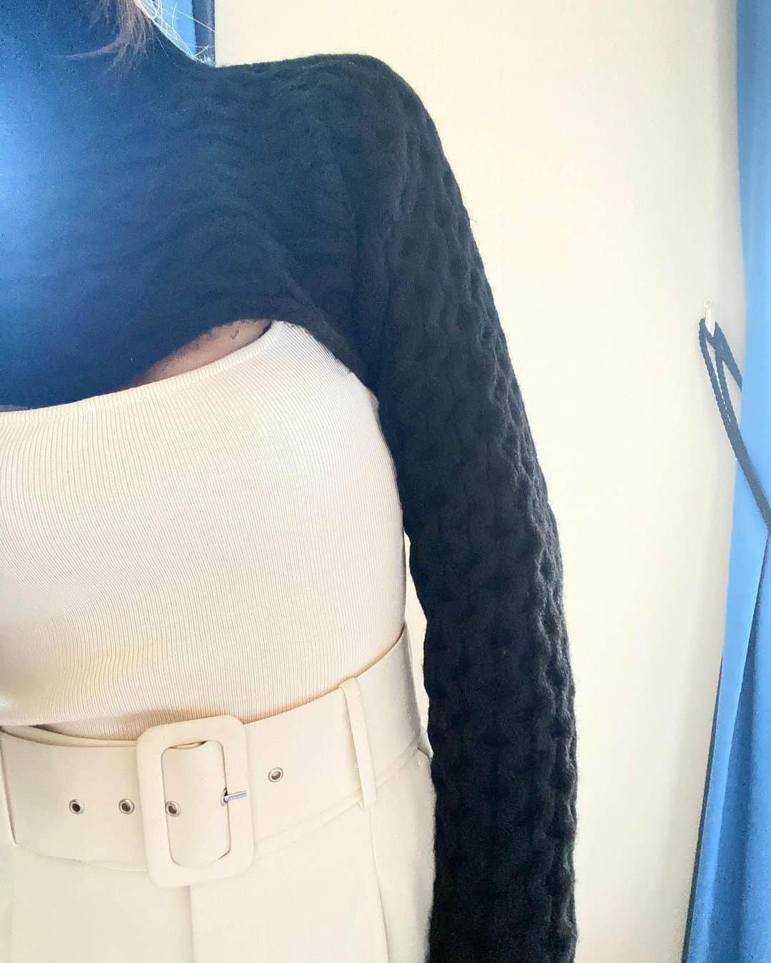 谷口紗耶香のインスタグラム：「ALL @zara  coordinate🏷昨日のストーリーのコーデだよ。質問もたくさんもらったので♡ アームウォーマーって手持ち服の幅が広がるからスキ。」