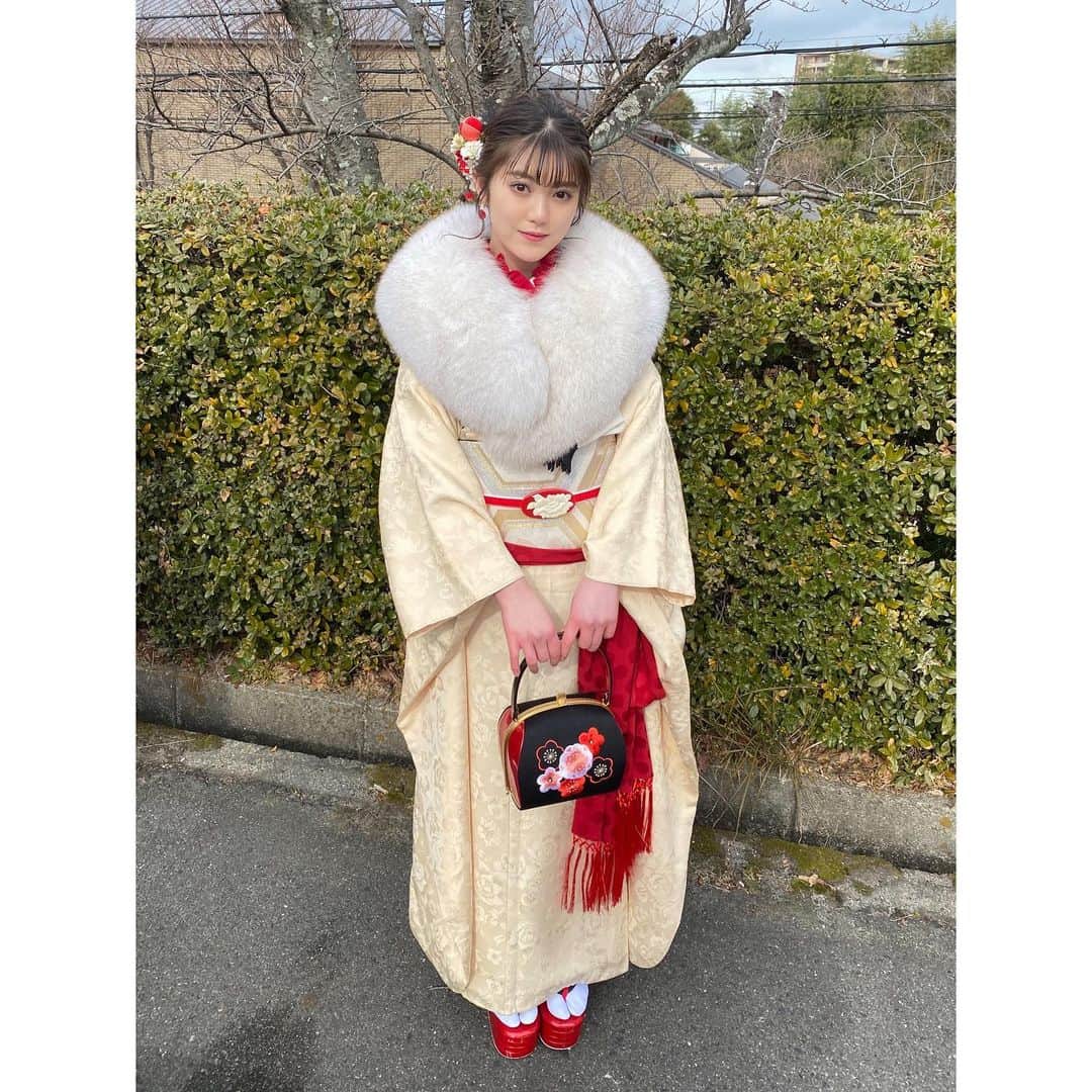 中野恵那さんのインスタグラム写真 - (中野恵那Instagram)「あっぷばーじょんもっ📷💐  振袖は私がモデルをさせて頂いた事がある、丸上さんのです！ 上品で素敵な振袖を着る事が出来 とても幸せでした♡」1月12日 18時47分 - nakano.ena