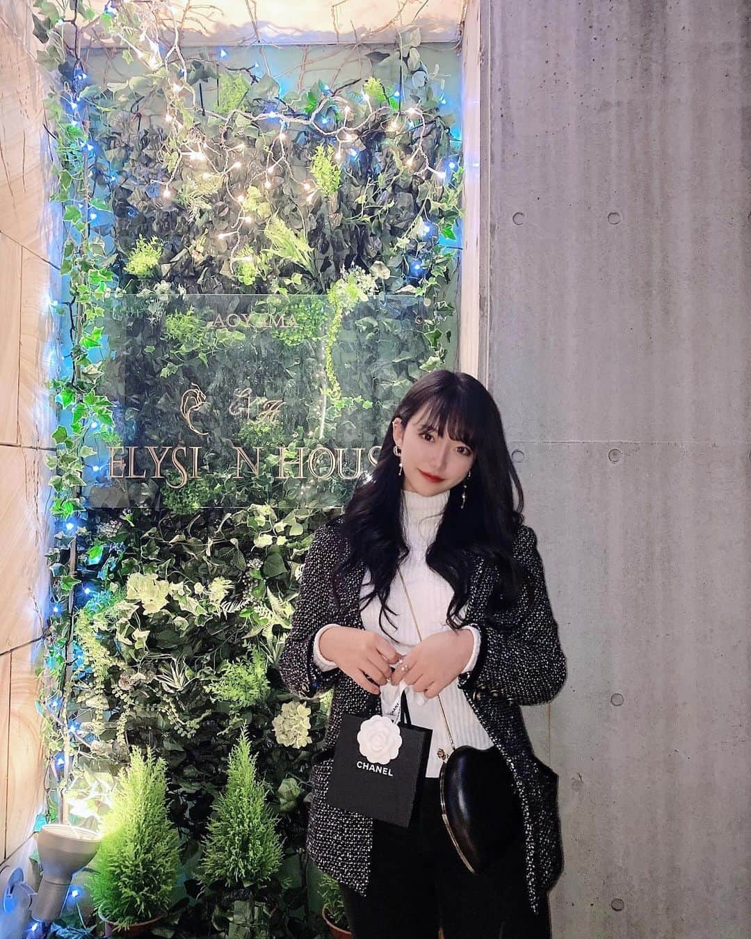 RIKAのインスタグラム：「🍏 ジャケットもむかし買ったお気に入りのヴィンテージ🧥 @chanelofficial」