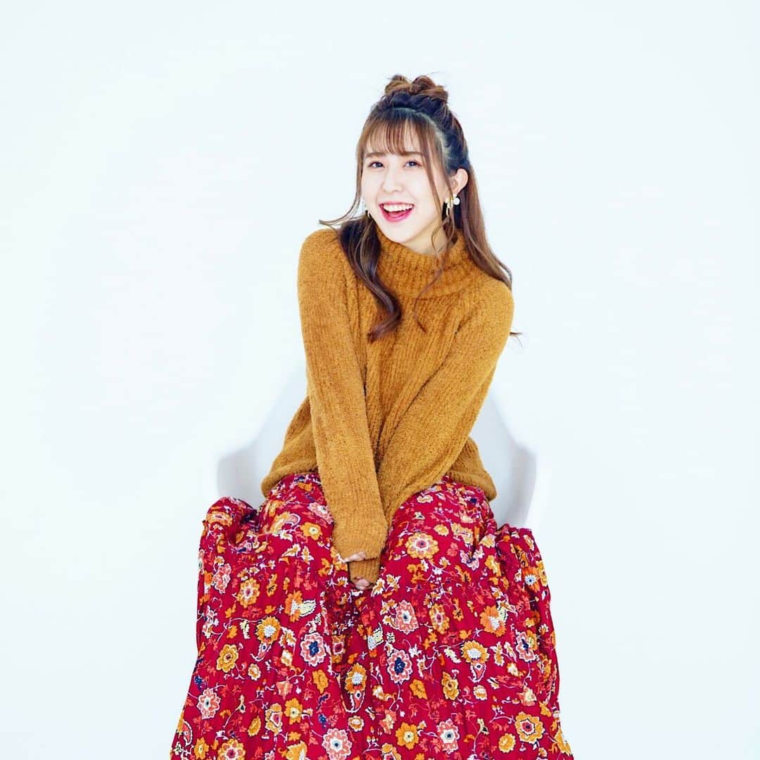 井上麗夢のインスタグラム：「#雪﻿ #あられ ﻿ 今日はあられが降ったね？﻿ 雪も降ったのかな？？❄️﻿ ﻿ いつまでも雪が降ると☃️わくわくしてしまう。﻿ きっとそれは関東で育ったからなんだろうね🤔﻿ ﻿ ﻿ コロナだけじゃなくて﻿ 風邪とかインフルエンザとか﻿ そこもみんな気をつけないとね！﻿ ﻿ ﻿ ここ数日脳みそフル回転してて疲れたので﻿ 今日はあったかい飲み物飲んで、﻿ 甘いものでも食べてゆっくり寝る！！﻿ ﻿ ﻿ ﻿ ﻿ 明日も頑張る！﻿ ﻿ ﻿ ﻿ Twitter:@Remu_19﻿ ﻿ ﻿ ﻿ #カメラ女子 #カメラ女子部 #ipone #東京写真部 #写真部 #instagood #pentax #olympus #olympuspen #写真好きな人と繋がりたい  #写真を撮るのが好きな人と繋がりたい  #カメラ好きな人と繋がりたい #カメラマン募集 #ファインダー越しの私の世界  #フィルター越しの私の世界 #ポートレート #ポートレートモデル #女優 #井上麗夢」