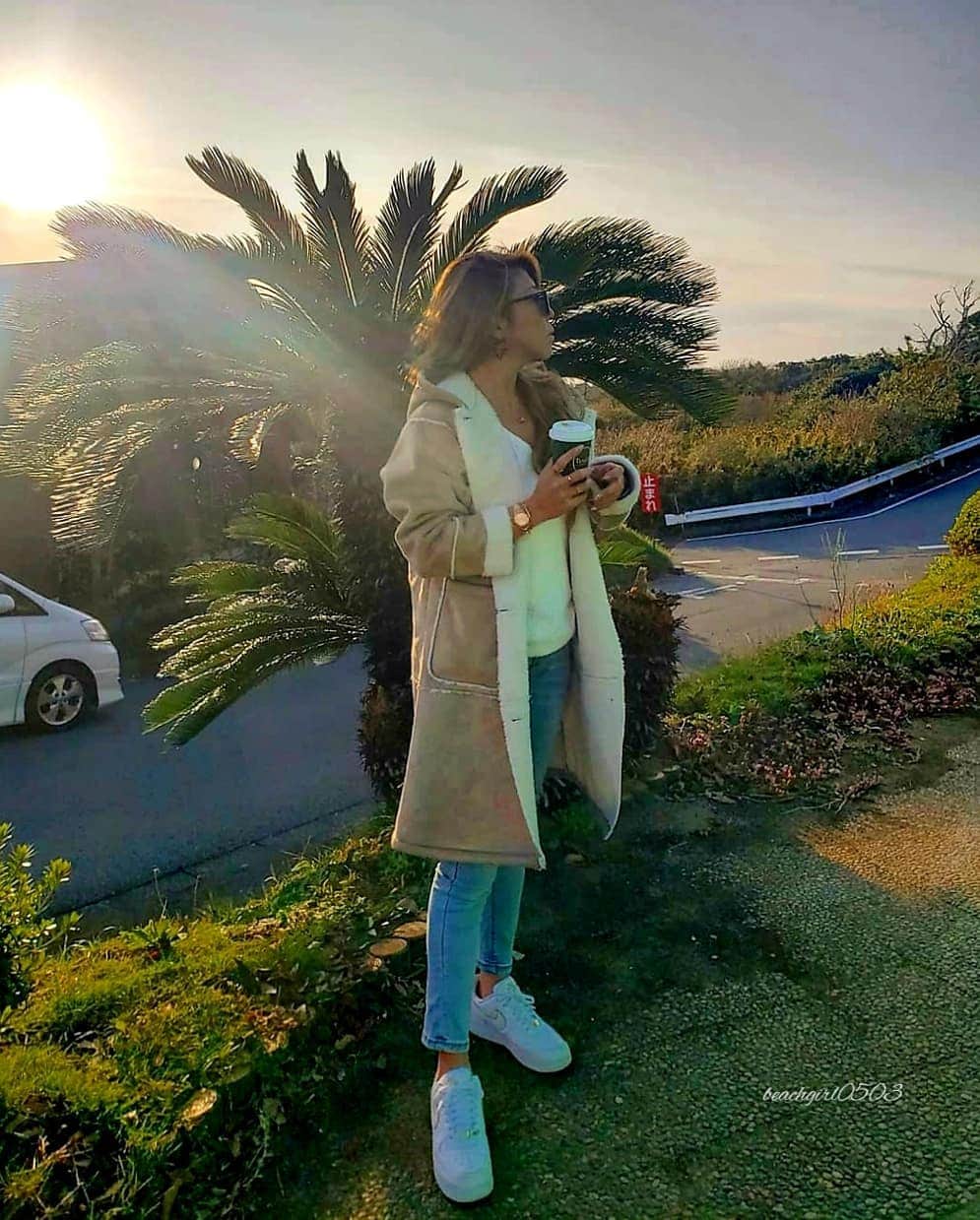 𝑵𝒐𝒓𝒊のインスタグラム：「. . .    今日もめっちゃ寒い😫 仕事から帰ってきたら家の室温が10℃だった😵 . . .  もう大寒波じゃなくて大熱波が来てほしい👉👈 #笑 . . . . 📷いつかの朝焼けがキレイだった日💜 #sunrise #sunshine #beautifulsky #fashion #casual #coordinate #morning #instafashion #sneaker #nike #af1  #朝 #太陽 #朝焼け #キレイ #スナップミー #コーデ #コーディネート #ファッション #カジュアル #スニーカー #スニーカー女子 #ナイキ #シンプルコーデ #プチプラコーデ #大人女子 #大人カジュアル #秋冬コーデ #ファッションスナップ」