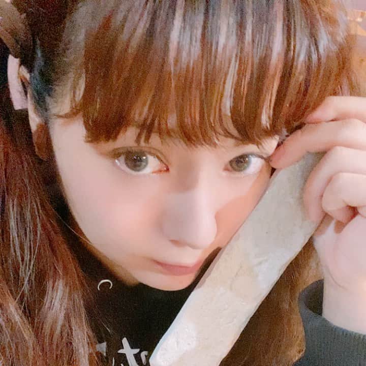 Arimeのインスタグラム：「実は実は、、実話！ 沖縄の読谷村でBARを内装中！！ お作り中です💕 古いお城🏰のような内装で可愛く作ってます💕 沖縄きたら是非遊びに来てくださいね！ 1月中旬open予定！ BAR 700 (seven hundred)でございます！  #沖縄 #読谷村 #沖縄bar #bar開業 #可愛い内装 #楽しみ #openまじか #沖縄移住 #コロナに負けるな」