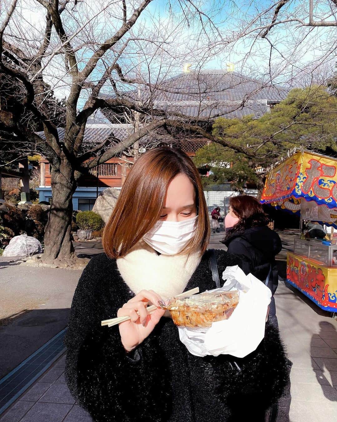 伊藤千凪海のインスタグラム：「今月も週3日程イチナナナビゲーター﻿ ﻿ 担当させていただいてます😋﻿ ﻿ このあとも21時からっ❣️﻿ ﻿ イチナナのアプリでぜひご覧ください✨﻿ ﻿ ﻿ ﻿ 今年は三が日を避けて初詣行ってきました⛩﻿ ﻿ お好み焼き食べた😋うまうま﻿ ﻿ ﻿ ﻿ #17live #イチナナ #初詣」