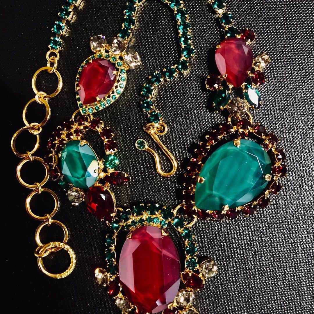 ロドリゴ ニューヨーク バイ ロドリゴ オタズのインスタグラム：「Back in Stock, the Royal Necklace, only one piece for a very special price! #crystalsfromswarovski #otazu #handmadewithlove #jewels #madeineu」