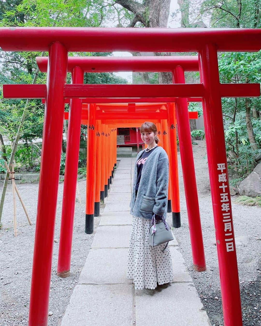 武村八重子さんのインスタグラム写真 - (武村八重子Instagram)「皆さま  お誕生日にたくさんのお祝いメッセージありがとうございました。1月11日に、また一つ背番号が増えました。 本来ならお一人お一人にお礼を伝えたいのですが、こちらにてお礼のメッセージを入れさせて頂きます🙇‍♀️  昨年のウイルス出現で、まさに歴史に残る出来事の真っ只中を生きているのだと感じていました。そんな混乱の最中に無事健康に誕生日を迎えられた事を有り難く感じています。  思えば2歳半からピアノを始め、ただの音楽学校の生徒だった私が、浮き沈みの激しいこの業界でこんなにも長い間音楽を生業に出来るとは若い頃は思いもしませんでしたが、多くの方々に支えて頂き今があると感謝してもしきれません。  世界がひっくり返ってしまったかのようにガラリと変わったおかげで？生き方を見つめ直す良い機会を貰えて、今まではひたすら全力疾走でしたが、これからは好きな仕事だけをやって、好きな人とだけ会って生きて行こうと決めました！もともと、そうしていたような気もしますが…😆  人様に迷惑をかけず、前向きな姿勢と、ちょっとのわがままさを忘れずに健康で明るく日々を大切に生きていきます‼️  こんな私ですが、これからもよろしくお願い致します😌  武村八重子拝  #pianist #musician #音楽家  #2021 #抱負を語る  #神頼み」1月12日 19時58分 - piano_yae