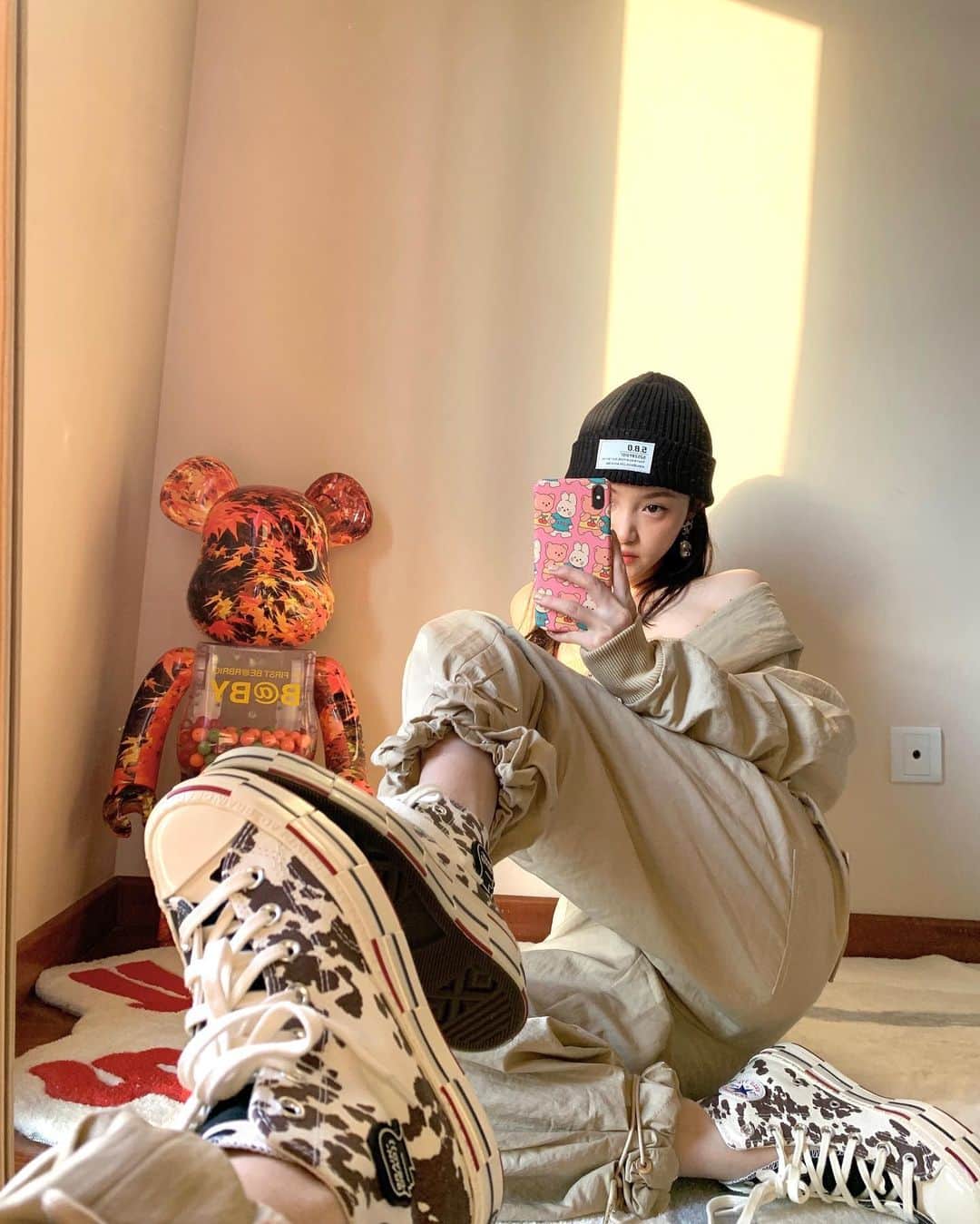 リン・シャオザイのインスタグラム：「🧁🐮」