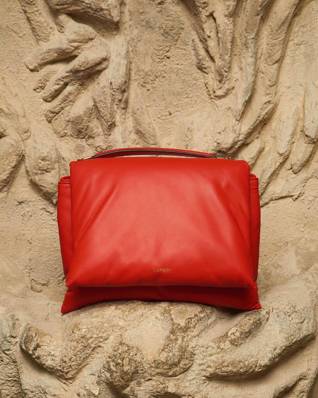 ランバンのインスタグラム：「The pillowy Sugar bag. #LanvinSS21」