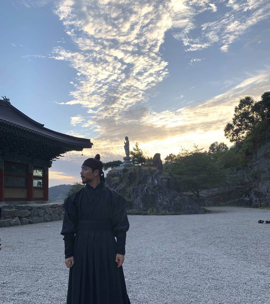 パク・ジュヒョンのインスタグラム：「눈이 많이 오네요. #암행어사 보세요」