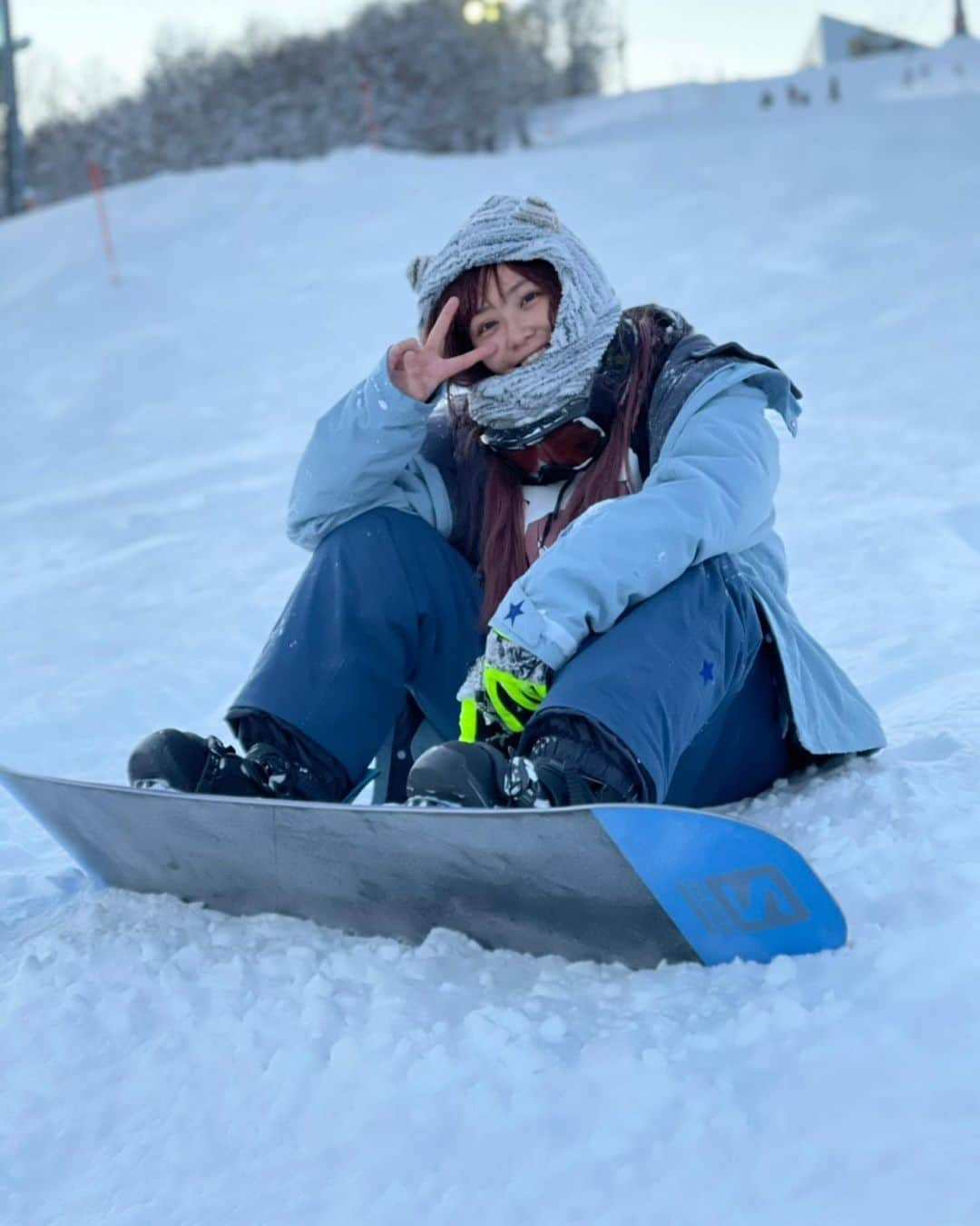 てんちむさんのインスタグラム写真 - (てんちむInstagram)「今日公開された動画より🏂 JR SKISKIのキャッチコピーが結構好きです。 ぜんぶ雪のせいだ。 答えは、雪に聞け。 青春は、純白だ。」1月12日 20時17分 - super_muchiko