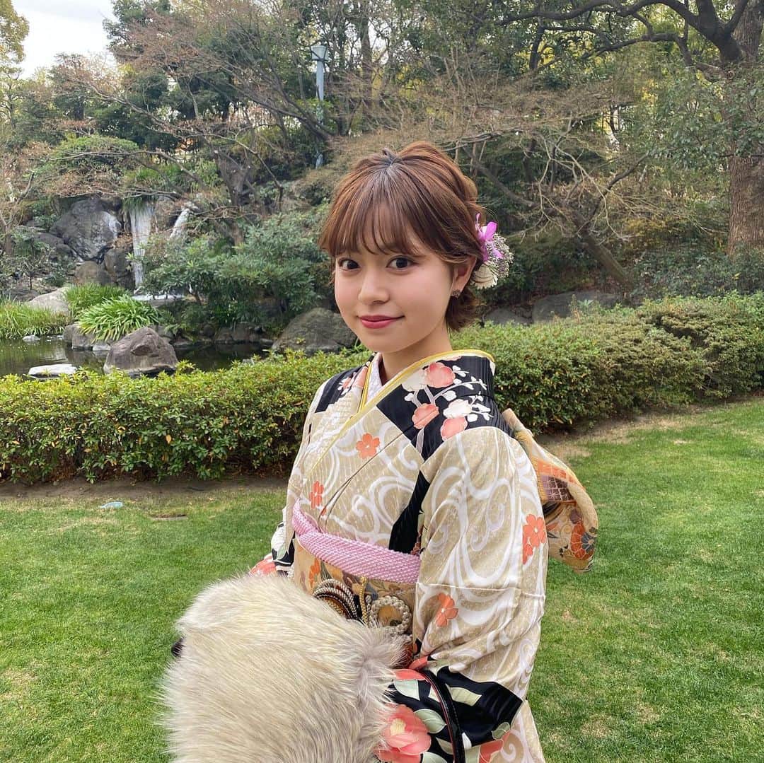 のインスタグラム：「昨日、無事成人の日を迎えることができました。  今まで大切に育ててくれ、そして晴れの日に素敵なお着物を着させてくれた両親に感謝の気持ちでいっぱいです。  #成人の日 #成人式 #成人式ヘア #成人」