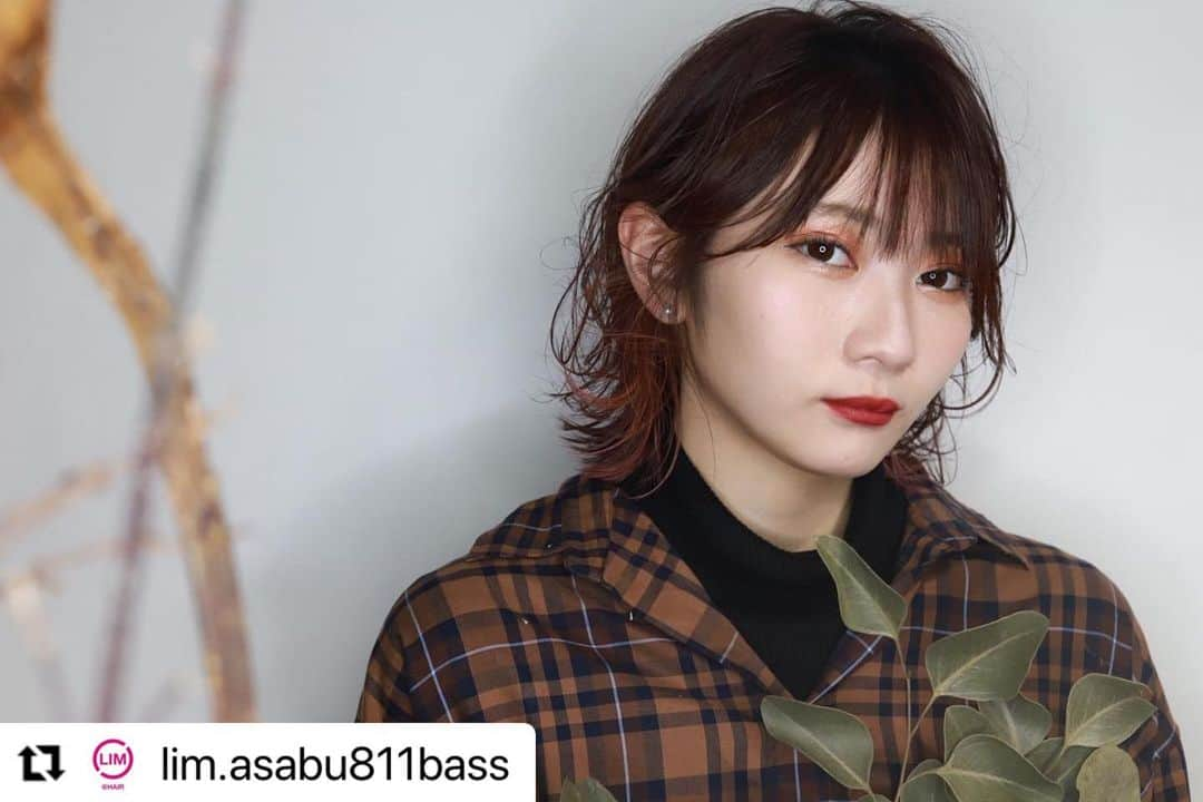 THROW 【スロウ】さんのインスタグラム写真 - (THROW 【スロウ】Instagram)「#Repost @lim.asabu811bass with @make_repost ・・・ こんにちは！ スタイリスト小谷です！  今年最初のスタイル撮影～🌟  今期の麻生店は「大人かわいい」をテーマに☆ 作り込みすぎないカジュアルなスタイルに、すこーしだけ遊び心を詰め込んで❤️❤️  最近オーダーの多い暖色系のカラーにさりげなくイヤリングカラーでワンポイント！  ヘアスタイルでぐーんと前とは違った雰囲気に😚💕 美容ってやっぱりすごいですね・・・(o^―^o) 大人っぽりなちゃんも可愛い♪💕  次の撮影は２０日なのでまた素敵な写真を皆様にお届けできるよう頑張ります！！  🌈 スタイリスト　小谷早希  #hair #color #バレイヤージュ  #札幌  #札幌美容師  #美容室  #札幌美容室  #シースルーカラー  #ダブルカラー  #ハイライト  #3Dカラー  #JOUER#外国人風  #ヘアセット #ヘアアレンジ  #ハイライトカラー  #オーガニック  #スロウカラー  #throwcolor  #ヘッドスパ #ハイライトカラー#美容師さんと繋がりたい　#北区美容室　#麻生　#新琴似#インナーカラー#fashion#白髪染め#髪質改善#おしゃれ  札幌市北区新琴似8条1丁目1-1フロンティア西麻生II地下1F  LIM asabu」1月12日 20時18分 - throwcolor