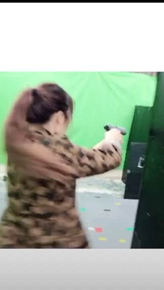 戦え‼︎ぴっちょりーなのインスタグラム：「. . . #glock #glock34 #tokyomarui   先日💜プライベート💜で シューティングの試合  スーツマッチに参加してしたよんん╰(*´︶`*)╯♡💕  シューティングたのすういいい💜💜💜💜  早く撃つ練習も好きだし こういうコスプレ的な妄想スタイルも大好きっ💕  いやああああ改めて私は エアガン撃つの大好きなのらああああ(*^◯^*)  スムーズに動くには程遠いですが こつこつ練習頑張る💪  射撃上手くなりたい!!!!!!!!!!💜  #タクトレもどき #GUN殺陣 #ジャケットドロー #サバゲー #タクトレ  ※去年の動画です  #pubg  #cod #荒野行動　#コールオブデューティー #callofduty #タクトレ　もどき  🖤🖤🖤PICCIOLINA☆SCHEDULE🖤🖤🖤🖤  🔫ゲスト出演🔫サバゲーイベント　千葉県 2021年2月21日(日) サバイバルゲームフィールド  @sgf_athena   🔫MC出演🔫サバゲー用品の即売会　池袋 2021年3月6日（土） 爆裂祭 @池袋サンシャインシティー  🔫ゲスト出演🔫サバゲーイベント　千葉県 2021年5月2日(日) サバイバルゲームフィールド @sgf_athena   🔫ゲスト出演🔫サバゲーイベント　千葉県 2021年5月5日(水) 年齢制限なし❗️親子サバゲー❗️ サバイバルゲームフィールド ユニオンベース M.E.Tユニオン  🛵⛺️MC出演⛺️🛵アウトドアイベント　千葉県 2021年11月某日 ユニオンアウトドアフェスティバル @サバイバルゲームフィールド ユニオンベース @M.E.Tユニオン ↑comingsoon  🔫ゲスト出演🔫サバゲーイベント　千葉県 2021年12月某日　　年齢制限なし❗️親子サバゲー❗️ サバイバルゲームフィールド ユニオンベース M.E.Tユニオン ↑comingsoon  🖤🖤🖤🖤🖤🖤🖤🖤🖤🖤🖤🖤🖤🖤🖤🖤 🖤🖤🖤🖤  👇ぴっちょへのファンレターやお仕事のお問い合わせは👇  株式会社WAVE 〒503-0807 岐阜県大垣市今宿6-52-16 ソフトピアジャパン ドリームコア 513  🏠ぴっちょは東京在住🏠  🌈ぴっちょりーなYouTubeチャンネル🌈週一💕配信   　　#ninja #侍　#bushido #samurai  #airsofter#airsofters#airsoftgun  #piccholina #airgun#airsofterphoto#airsoftwar#airsoftworld#airsoftjapan#airsoftgirl #airsoft #サバゲー女子」