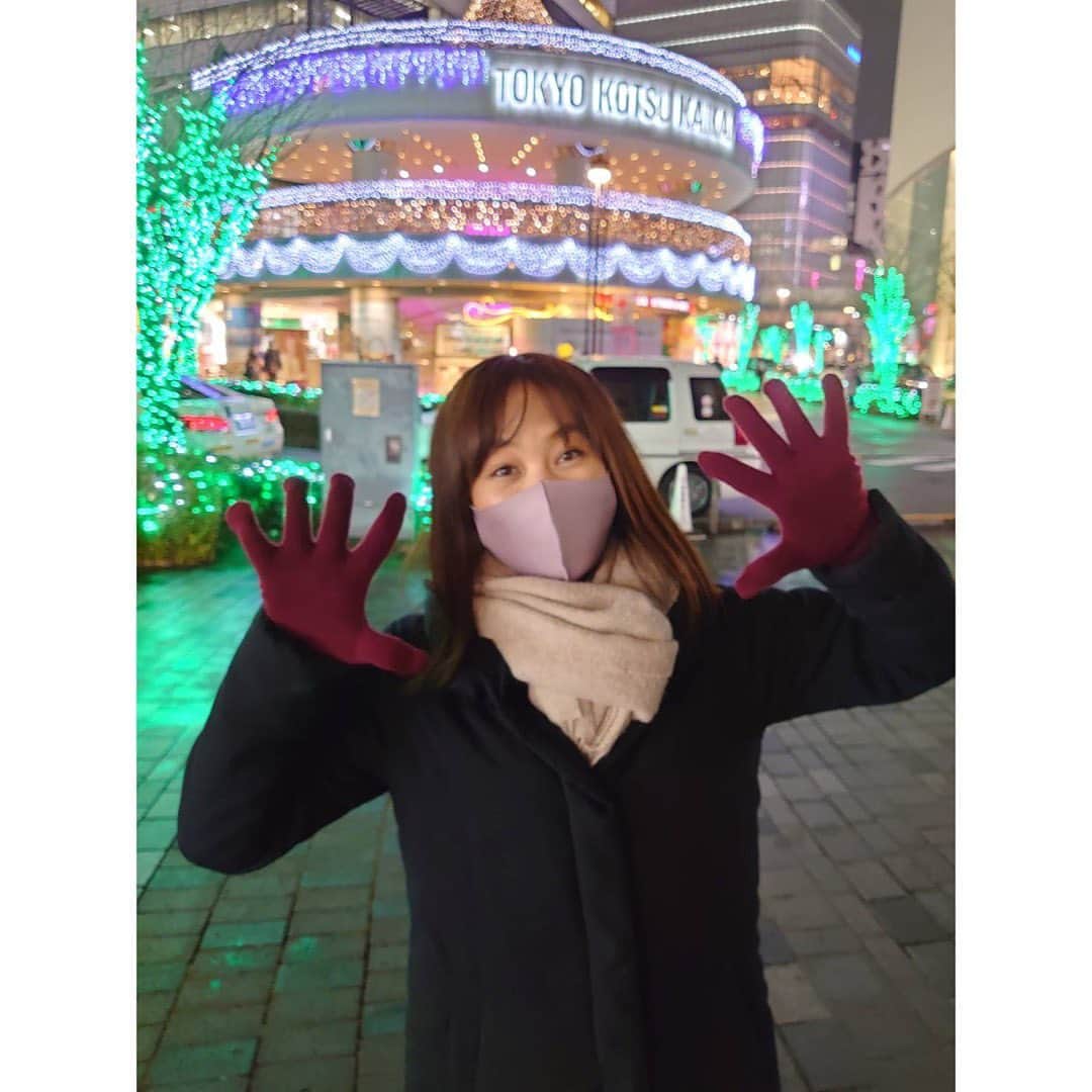 西村志野さんのインスタグラム写真 - (西村志野Instagram)「＊ きょうは本当に寒かった...！！！ 手袋を2重につけて中継しました☃️  暖かくして過ごしましょうね🏠💕 ＊ #中継 #有楽町 #文化放送 #リポーター #初雪 #winter #手袋 #お仕事」1月12日 20時25分 - shinonishimura_