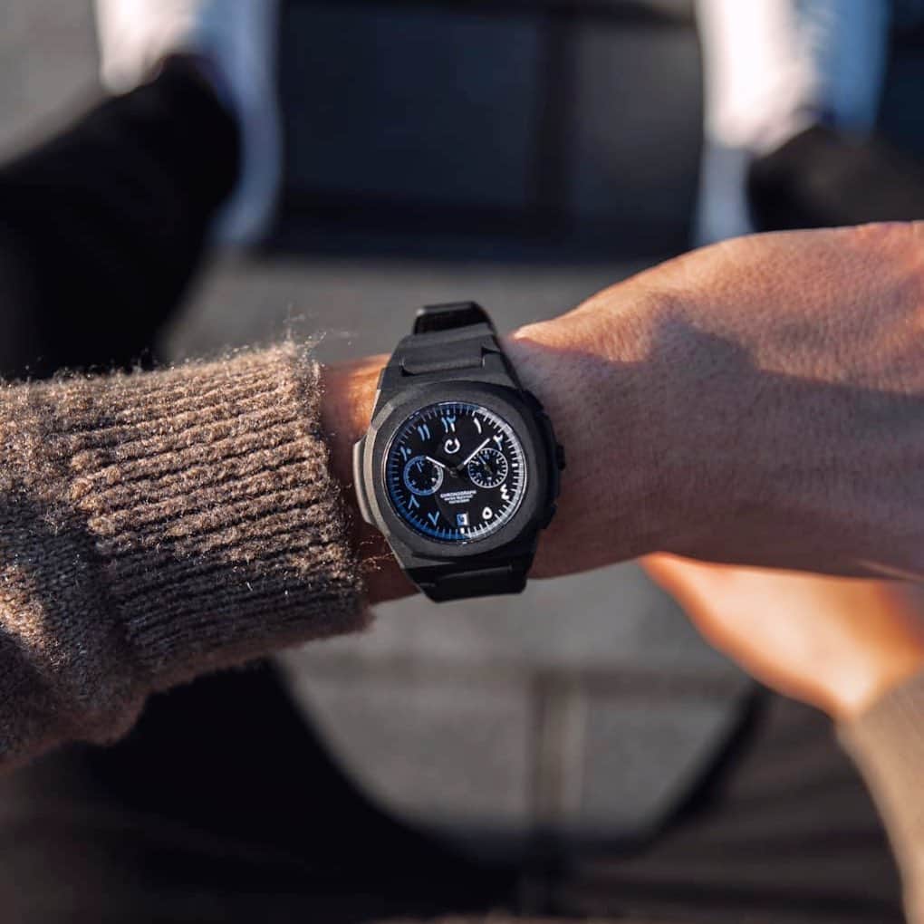 WATCHMANIAのインスタグラム：「The game-changer timepiece #arctic by @nuunofficial  Integerating a sporty element while keeping it simple and classic. The chronograph sub dial adjacent to 9 o’clock keep tracks of minutes while the sub-dial at 3 o’clock follows a 24-hour time format.  Visit nuunofficial.com to learn more about their latest chronograph collection.」